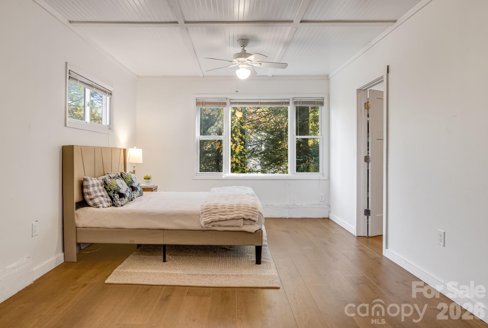 203 Davis Mountain Road — Laurel Park