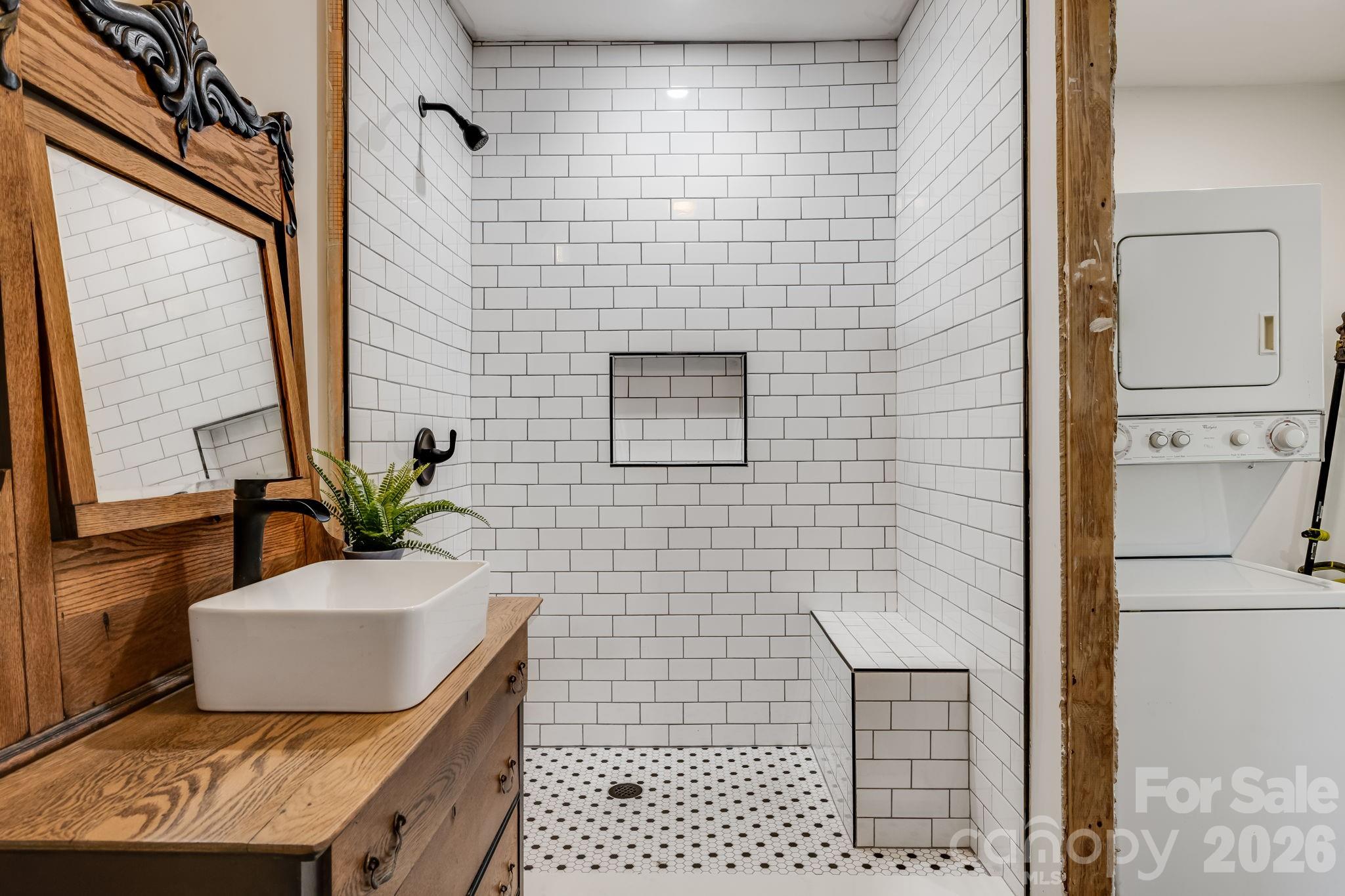 203 Davis Mountain Road — Laurel Park
