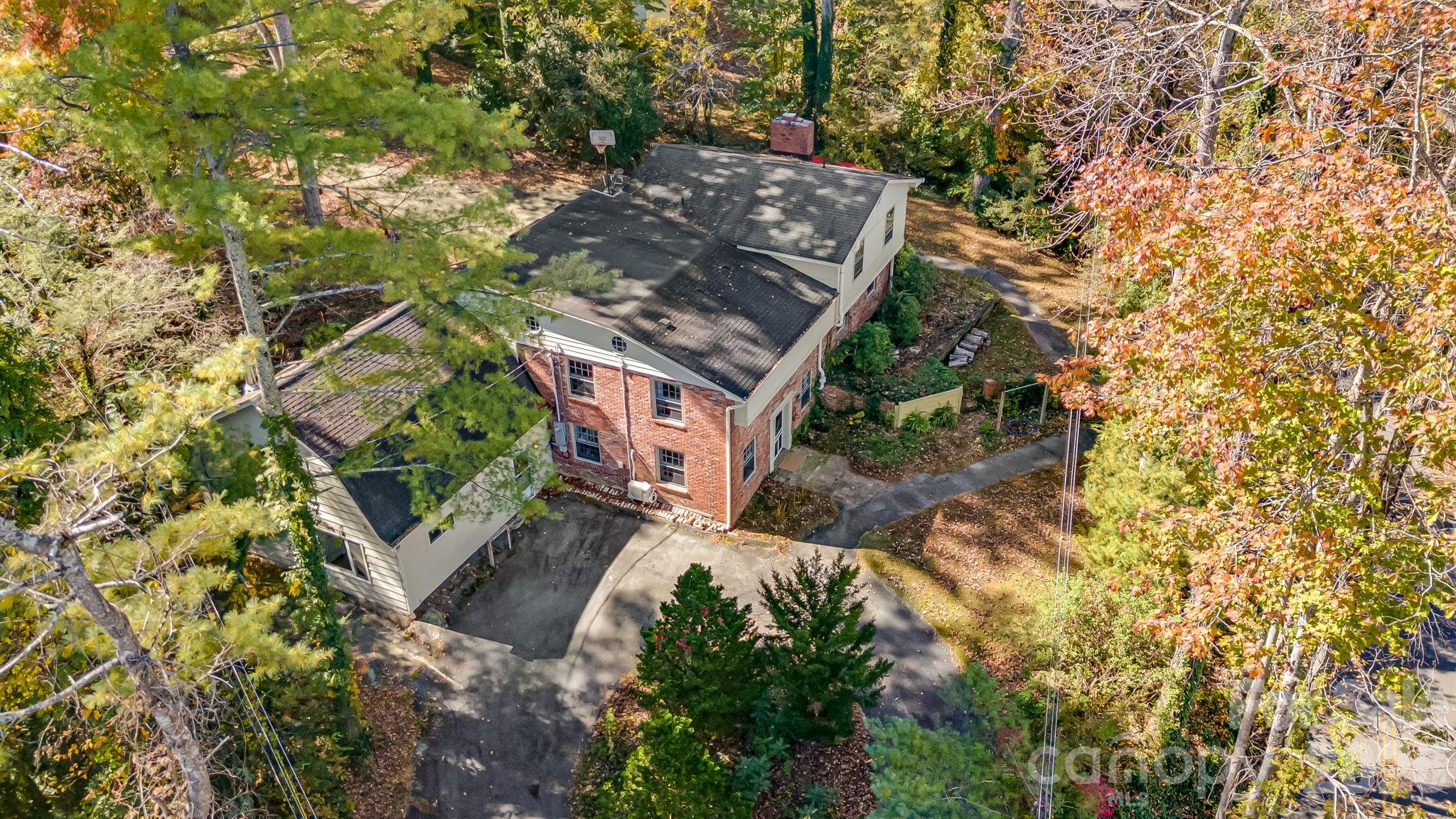 203 Davis Mountain Road — Laurel Park