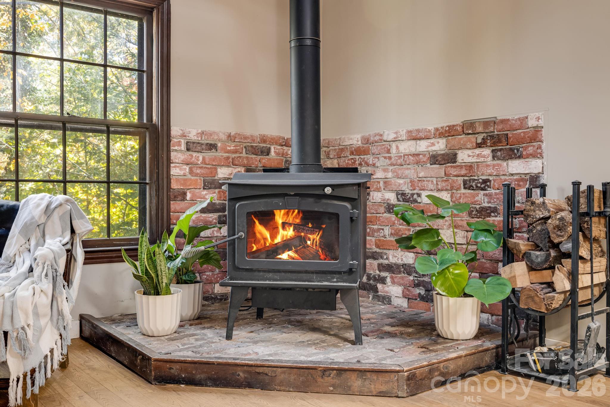 203 Davis Mountain Road — Laurel Park
