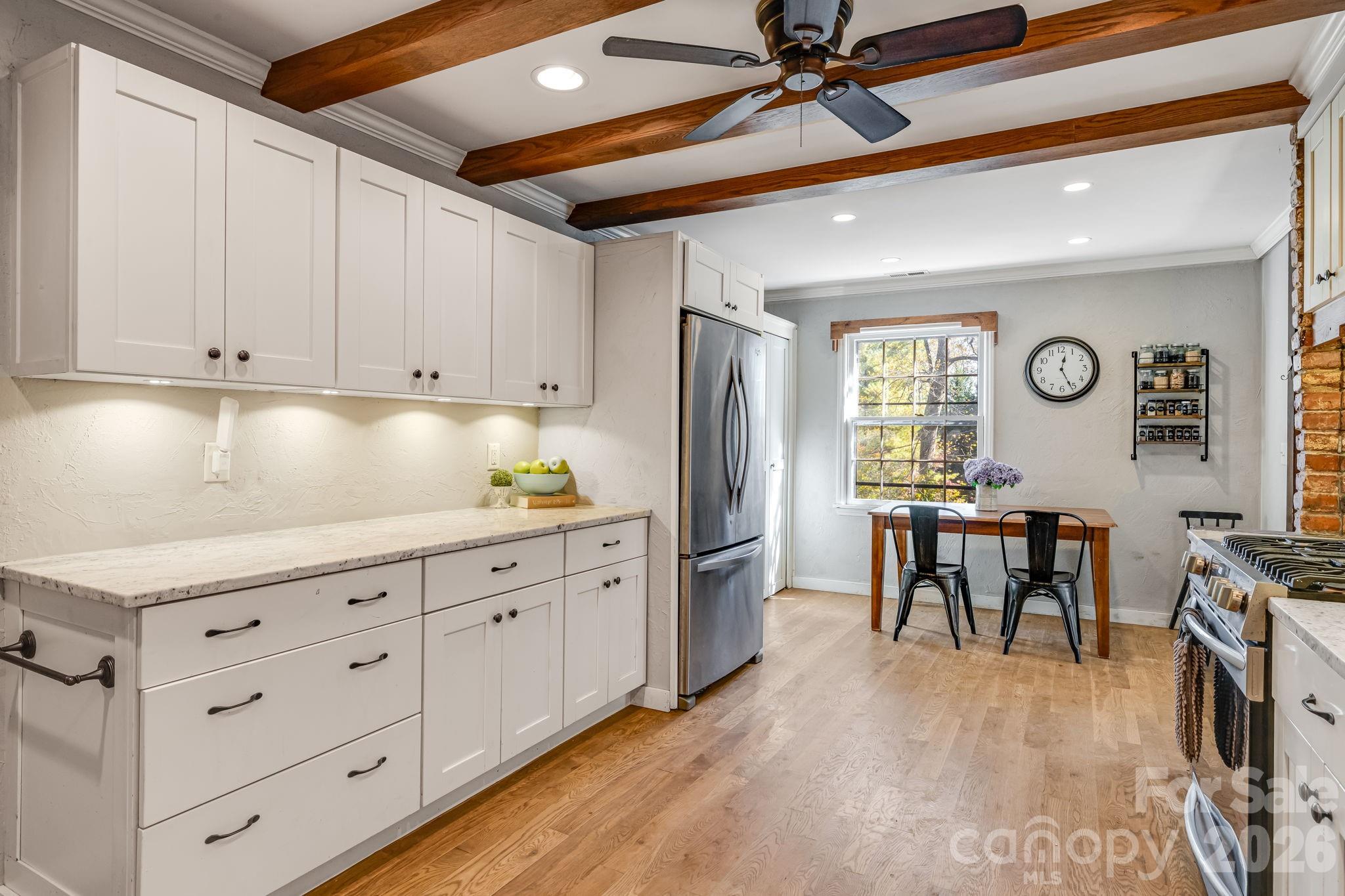 203 Davis Mountain Road — Laurel Park