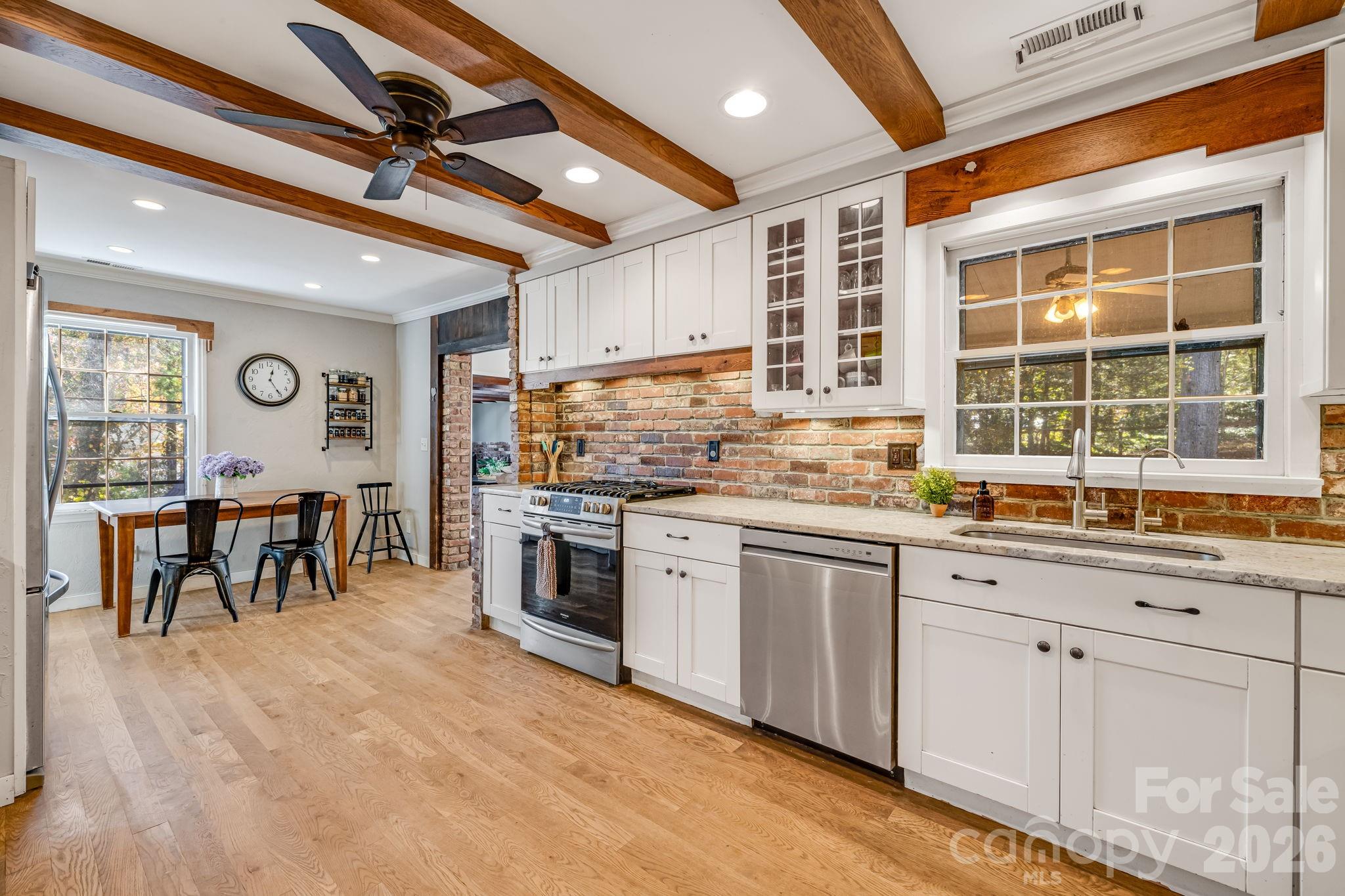 203 Davis Mountain Road — Laurel Park
