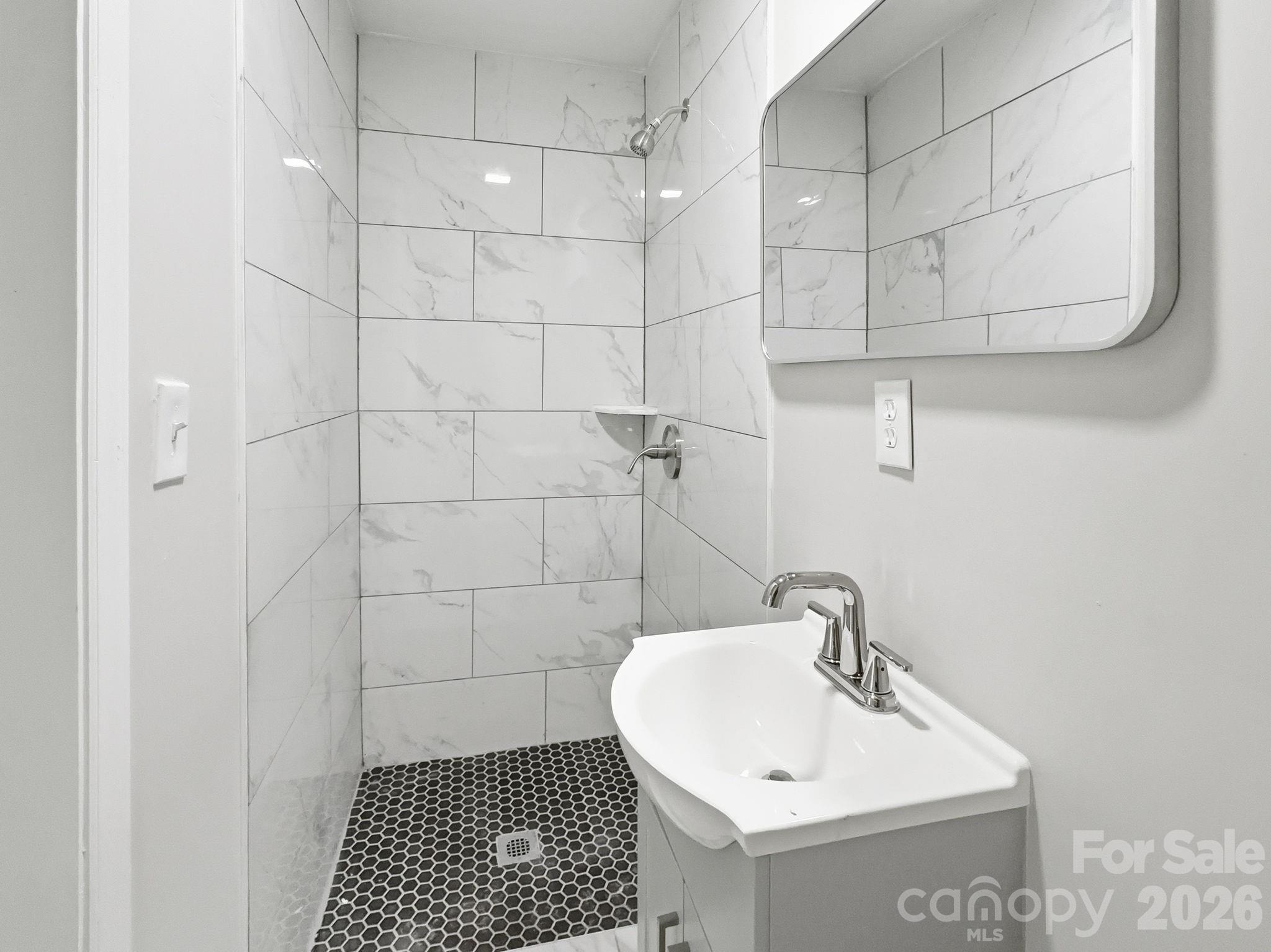 1420 Rollingwood Drive — Charlotte