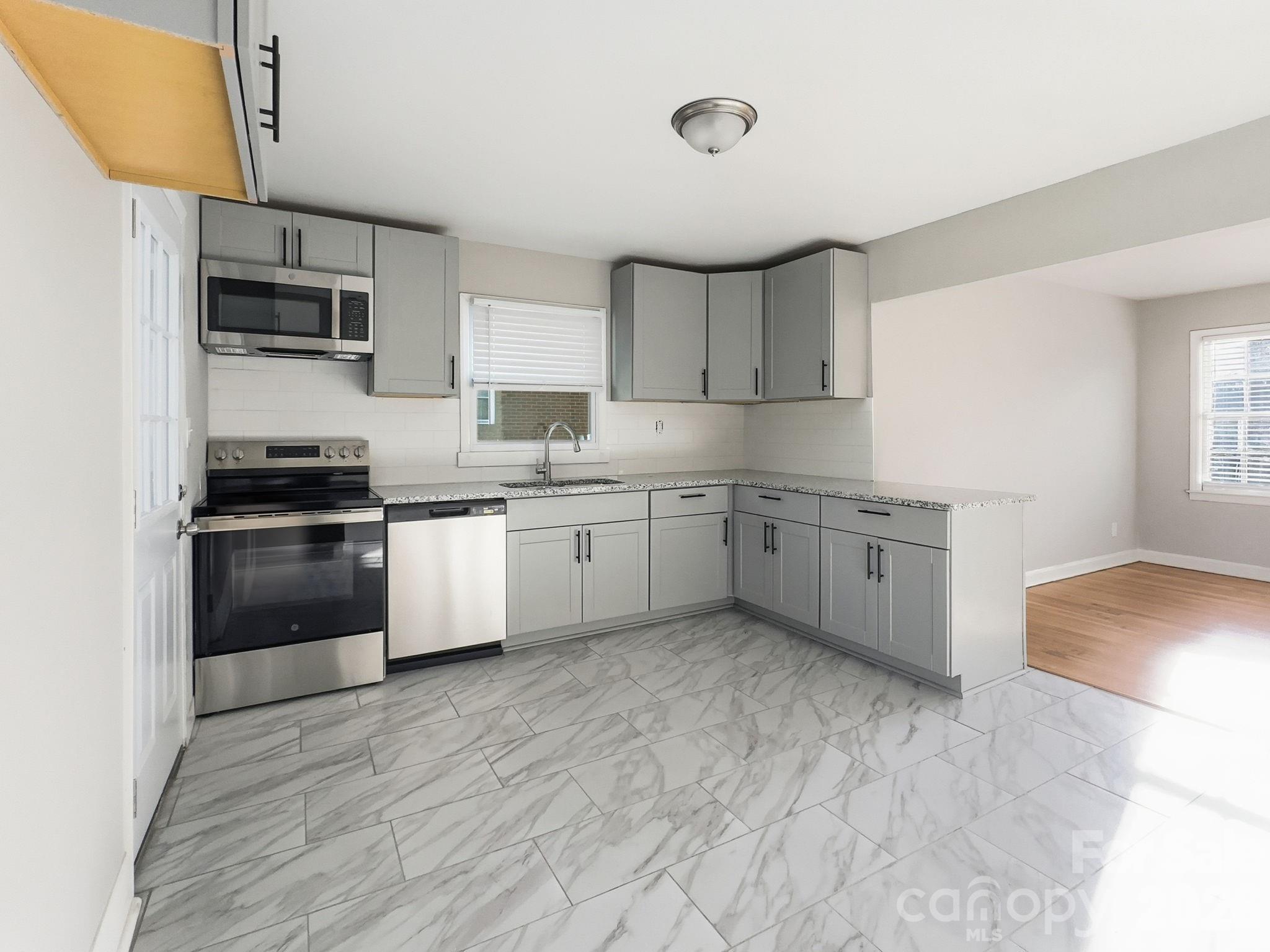1420 Rollingwood Drive — Charlotte
