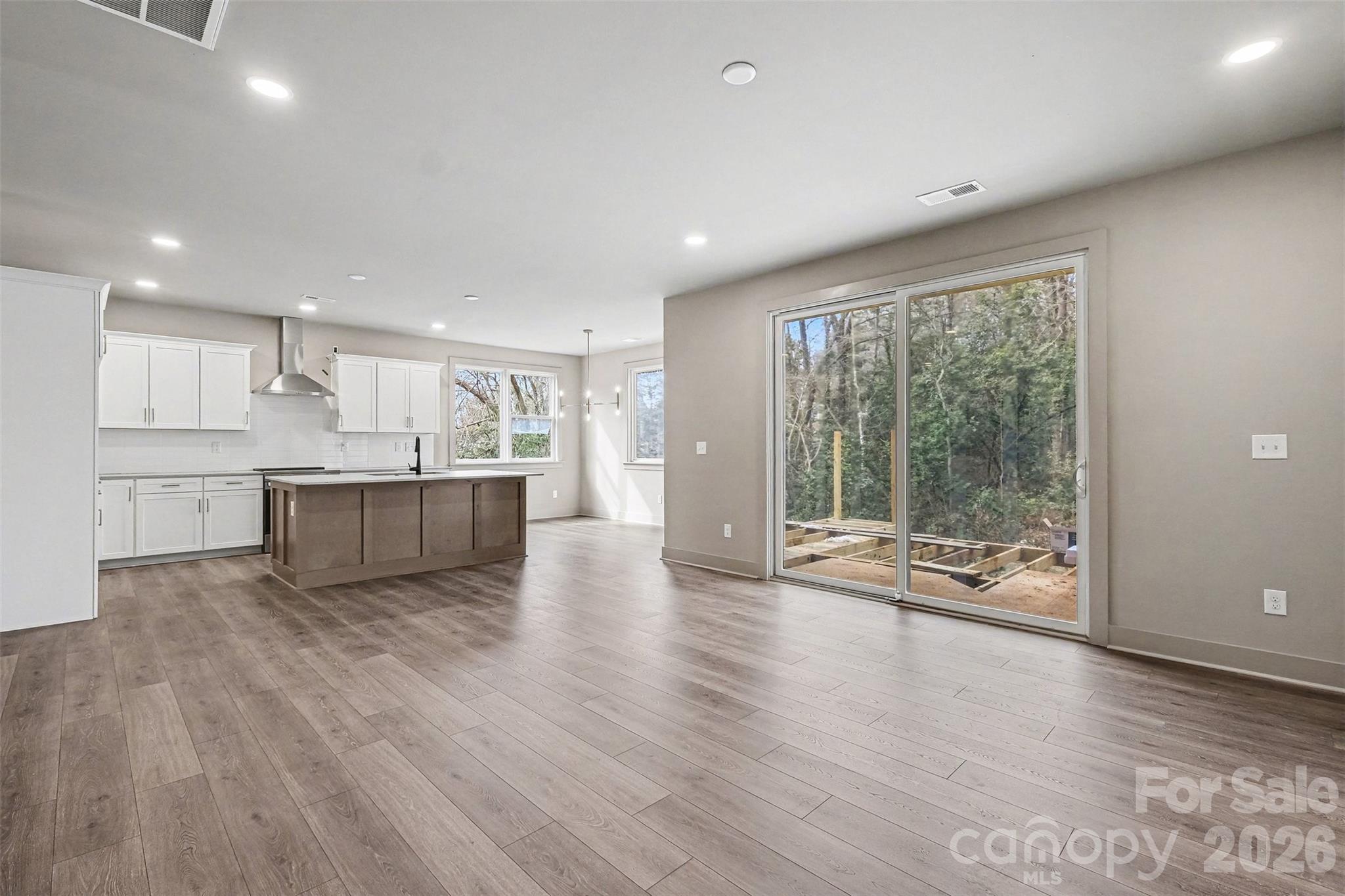 2418 Crestview Drive — Charlotte