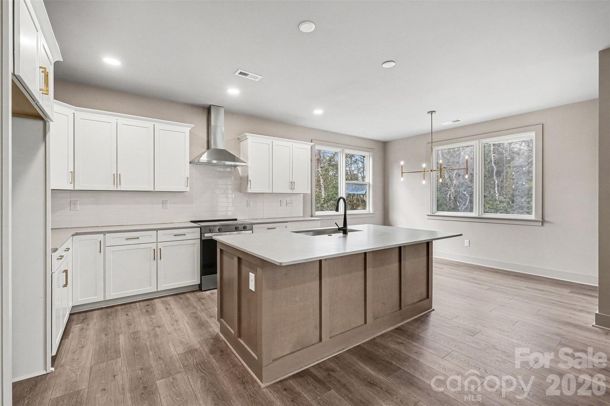 2418 Crestview Drive — Charlotte
