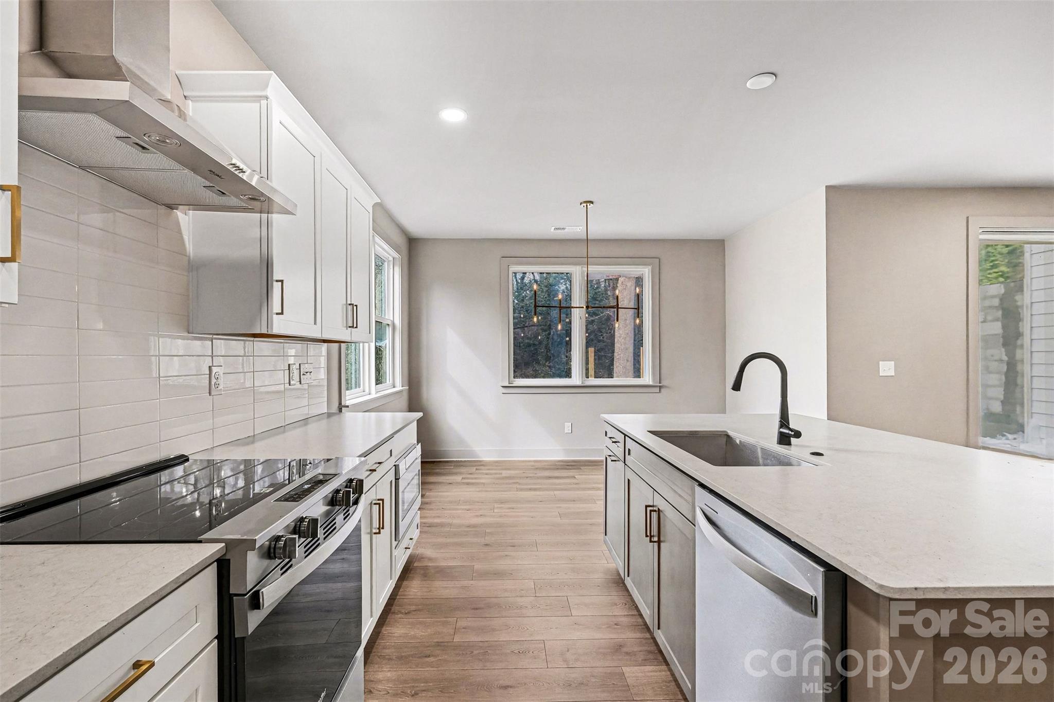 2418 Crestview Drive — Charlotte