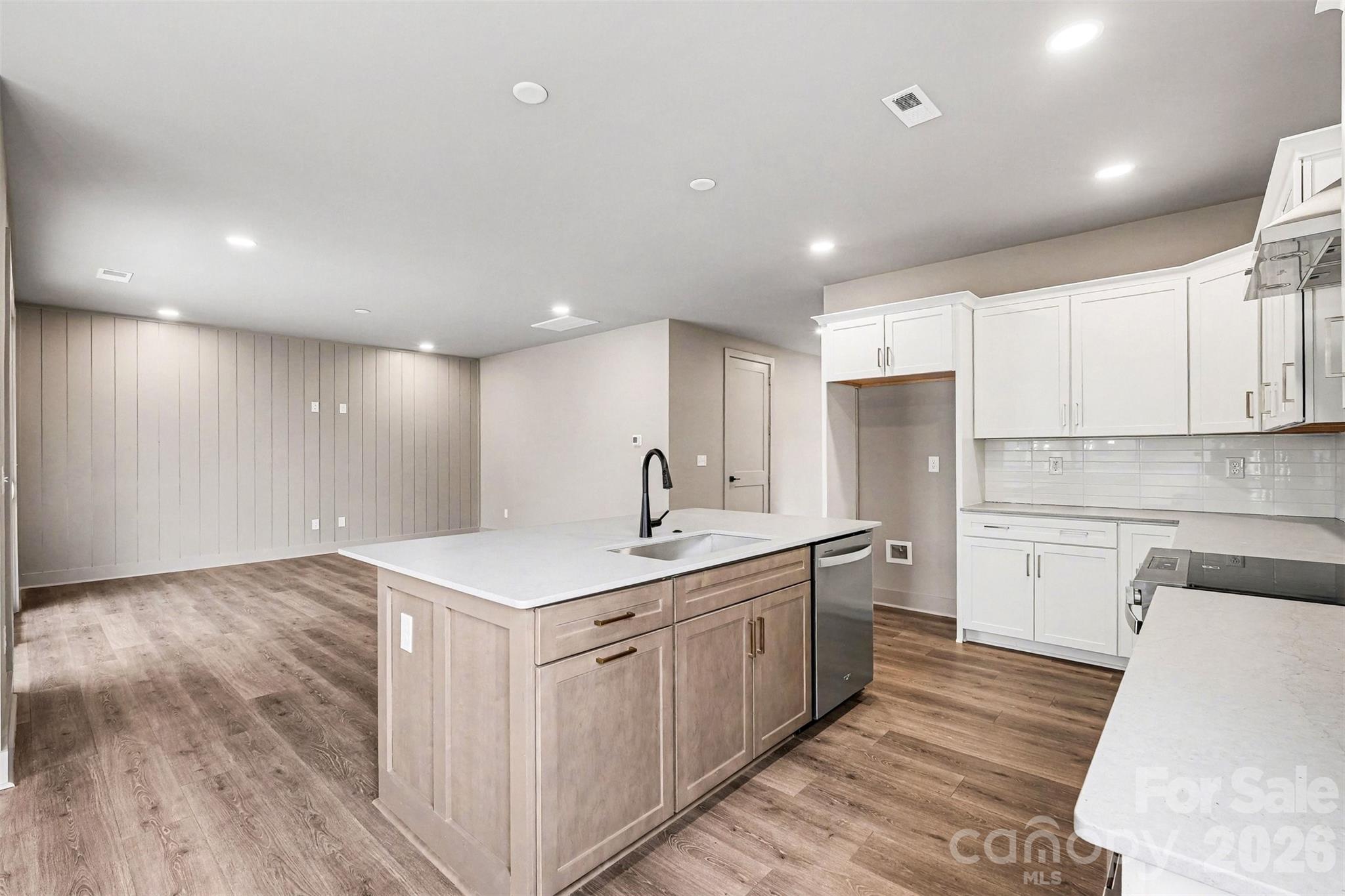 2418 Crestview Drive — Charlotte