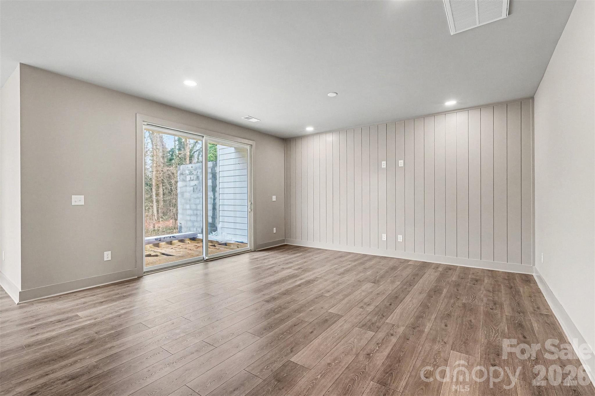 2418 Crestview Drive — Charlotte