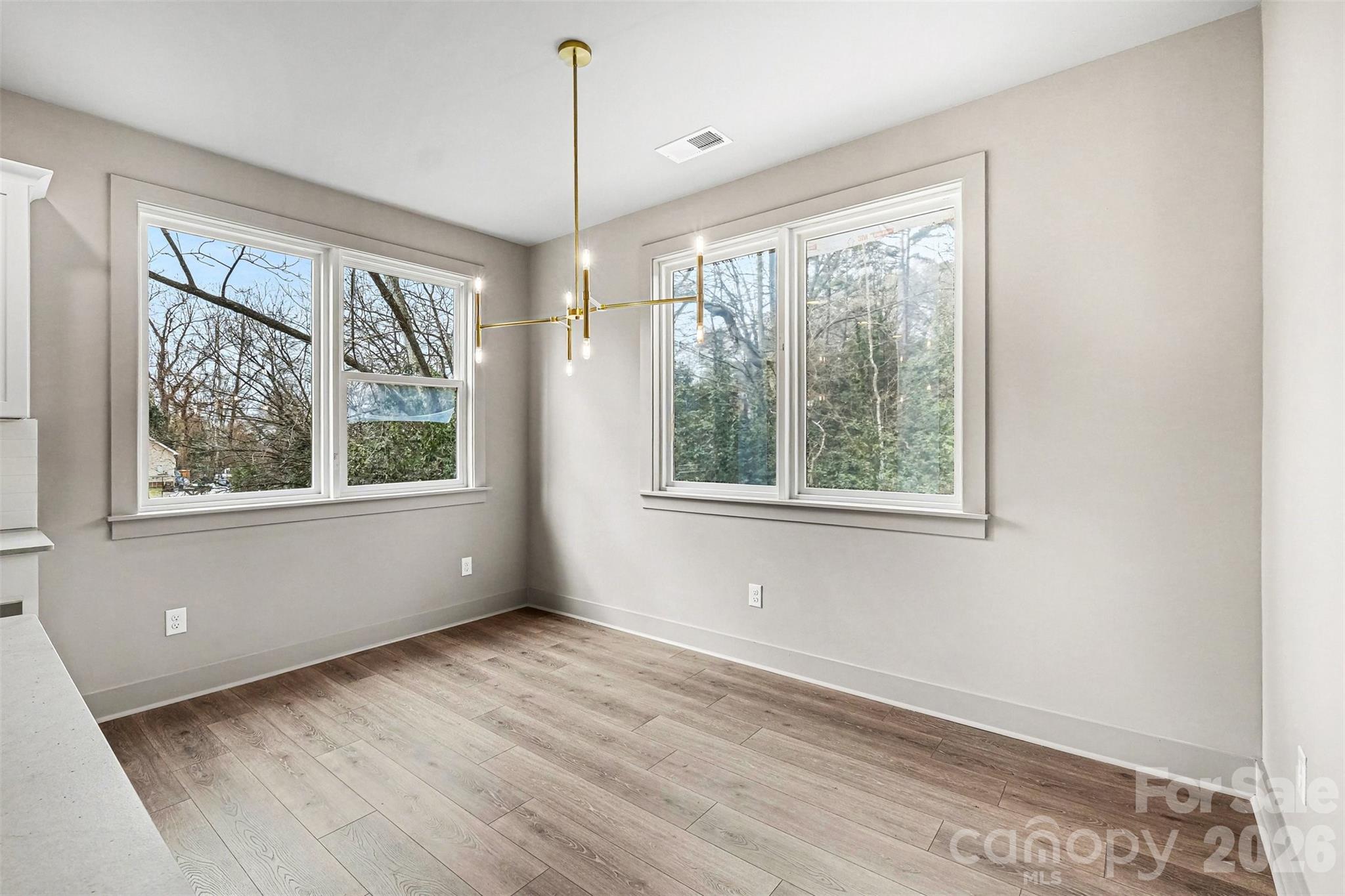 2418 Crestview Drive — Charlotte