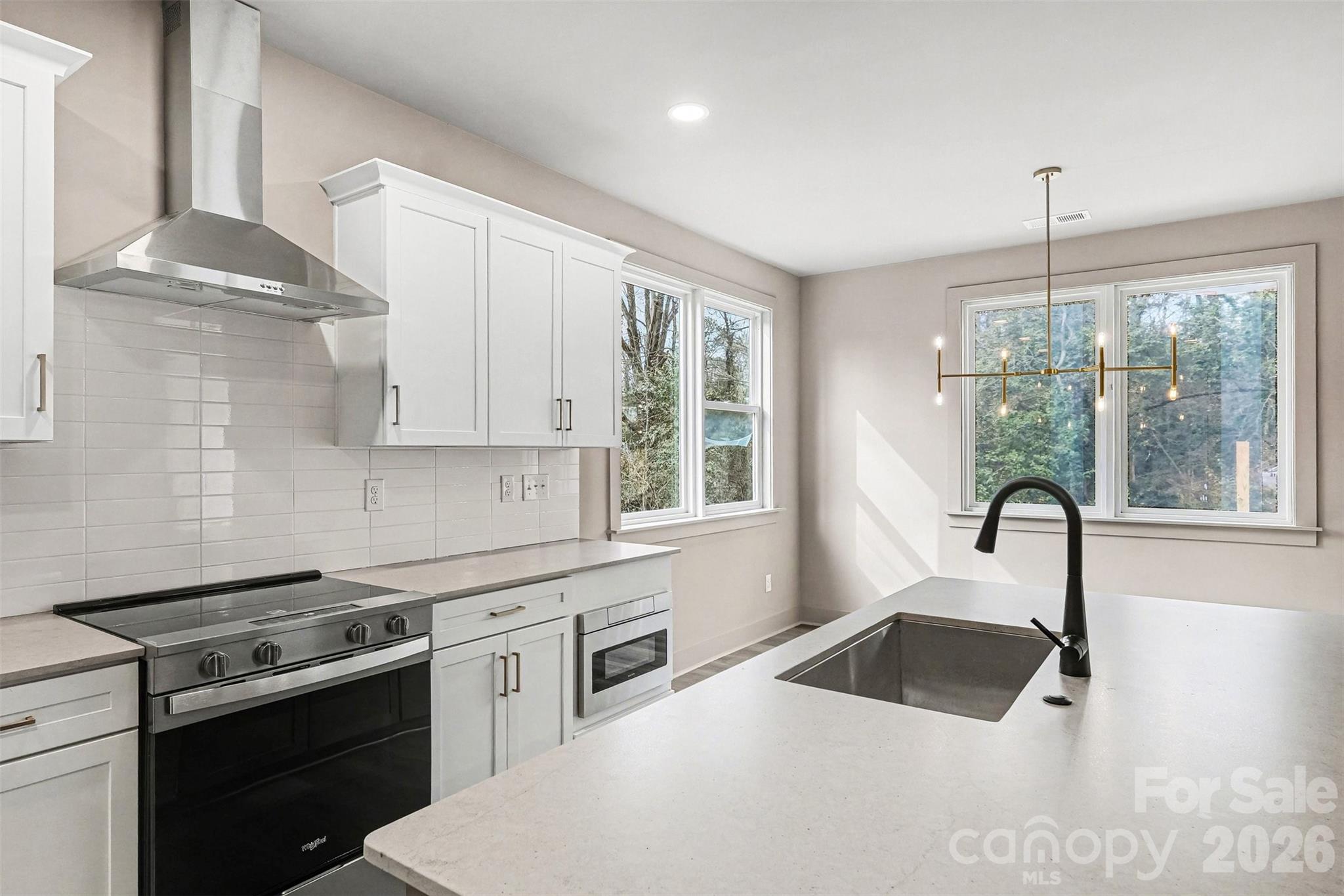 2418 Crestview Drive — Charlotte