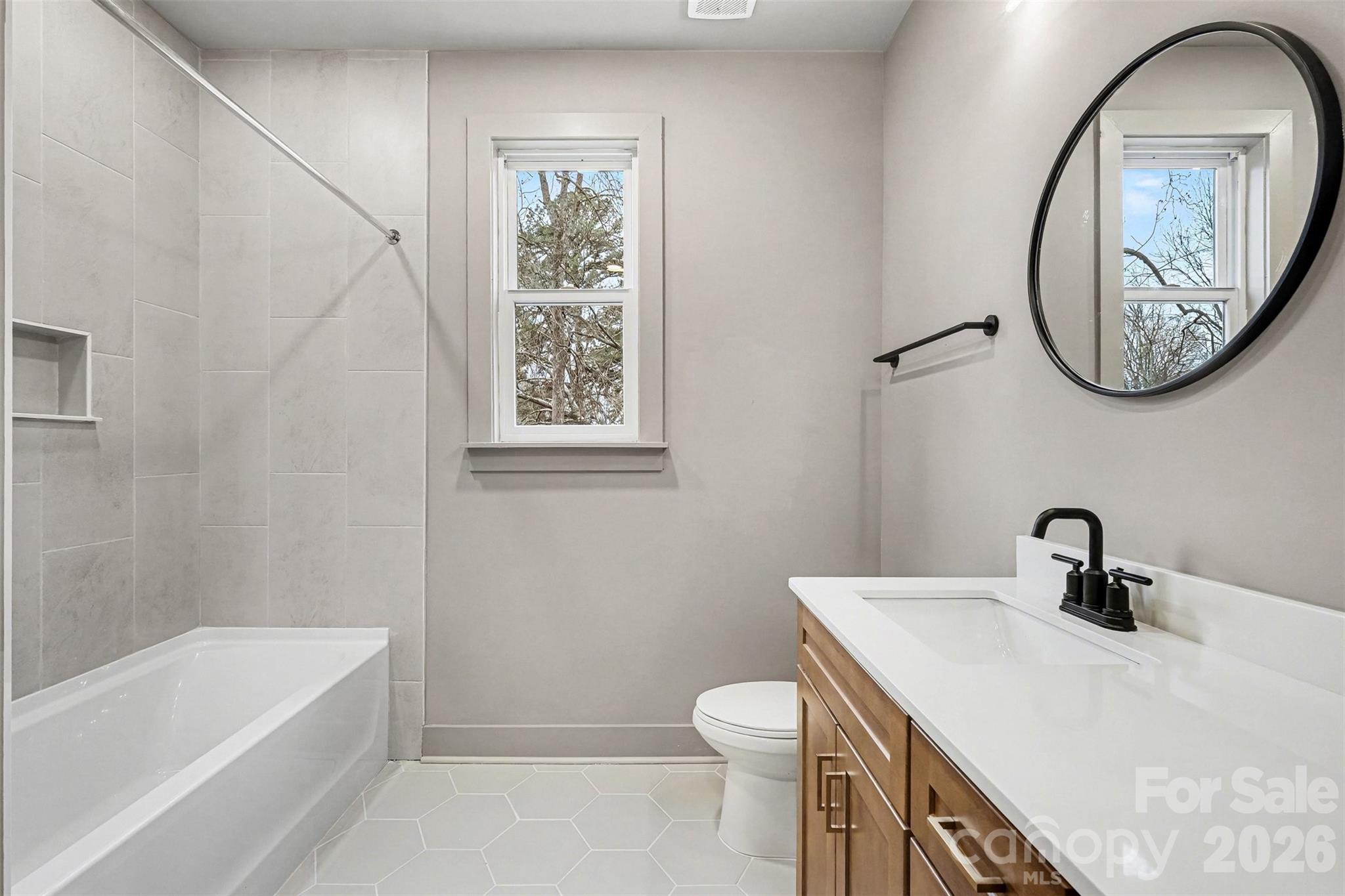 2418 Crestview Drive — Charlotte