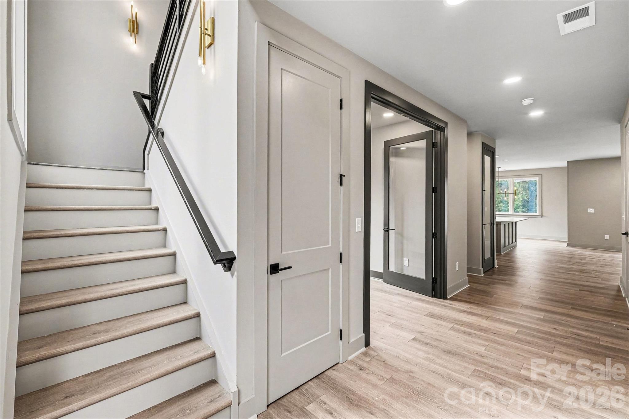 2418 Crestview Drive — Charlotte