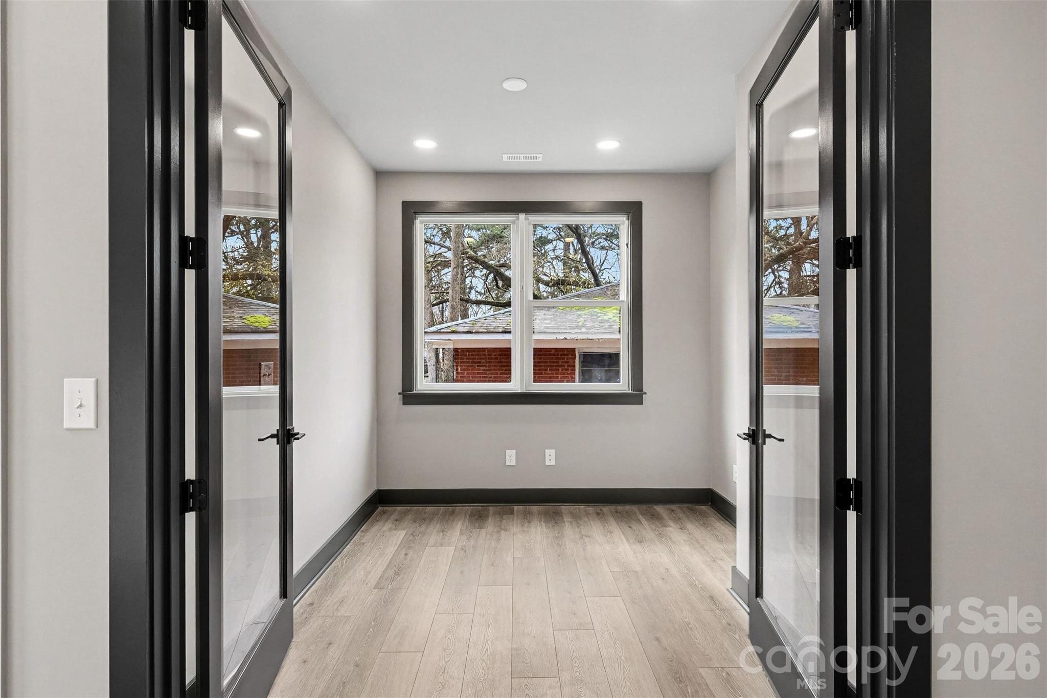 2418 Crestview Drive — Charlotte