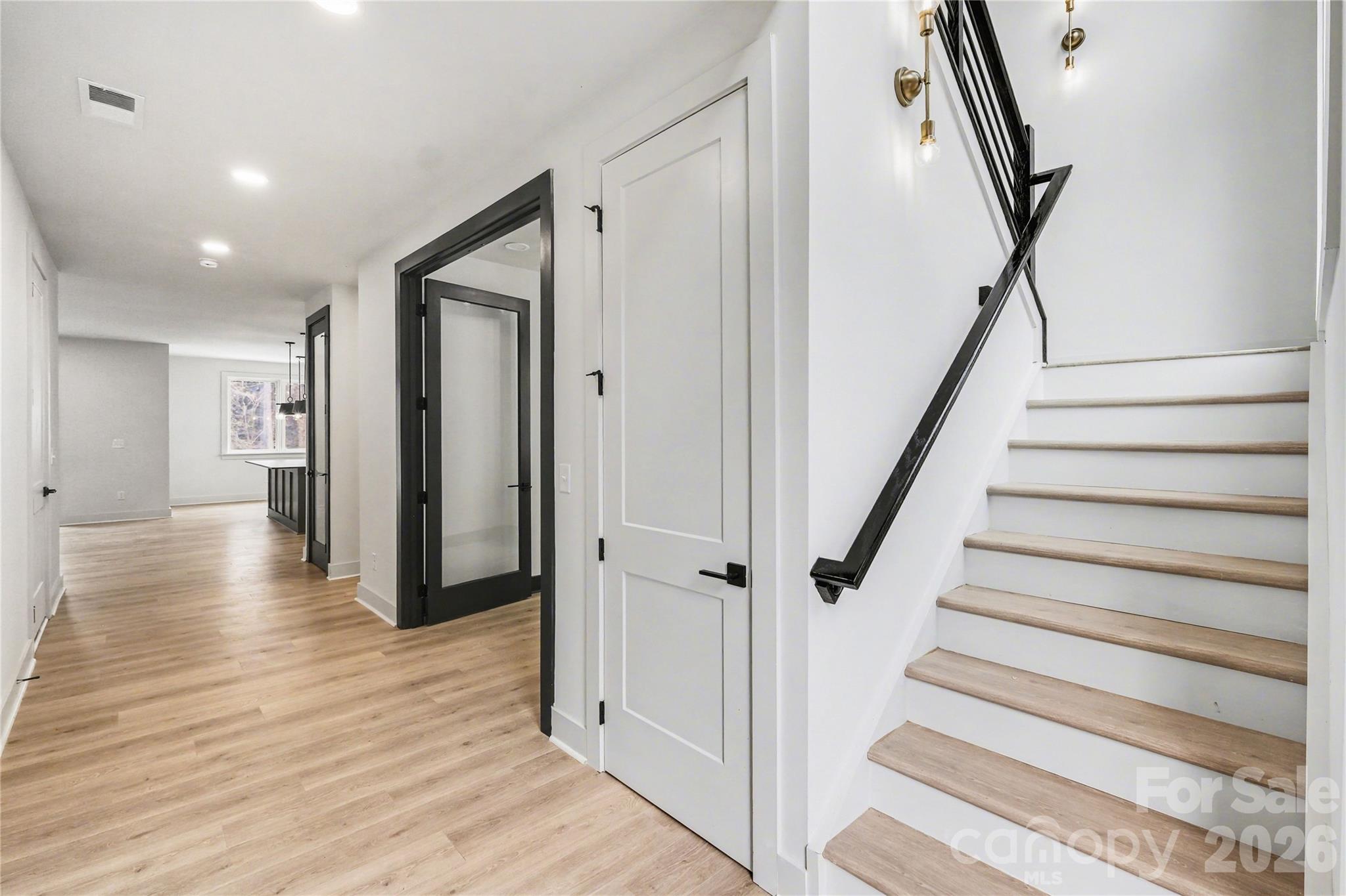 2416 Crestview Drive — Charlotte