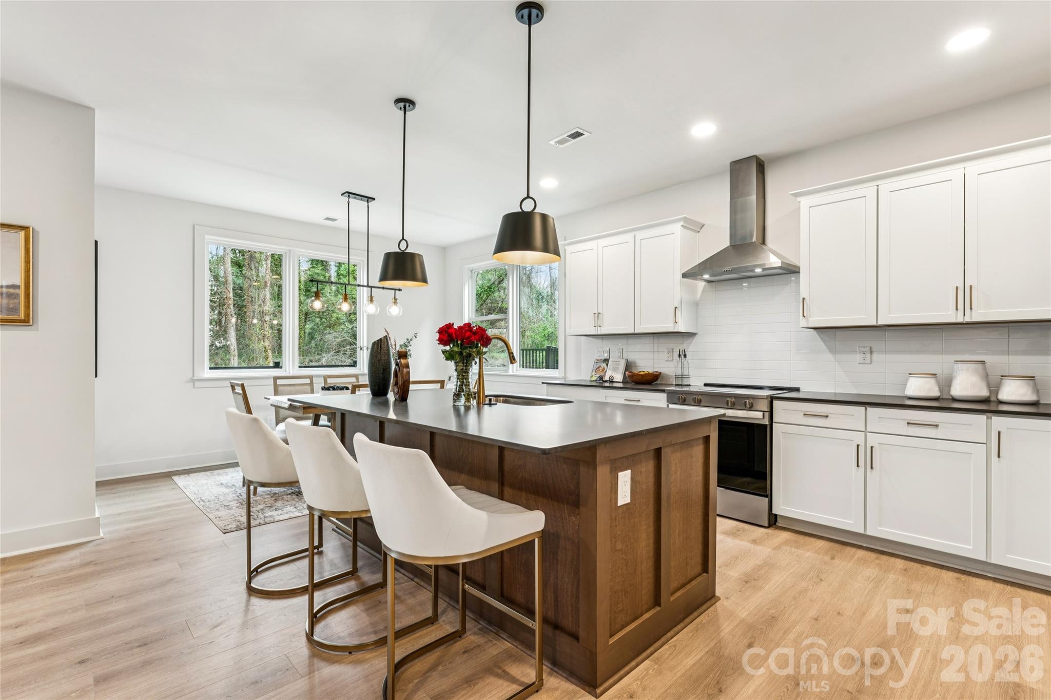 2412 Crestview Drive — Charlotte
