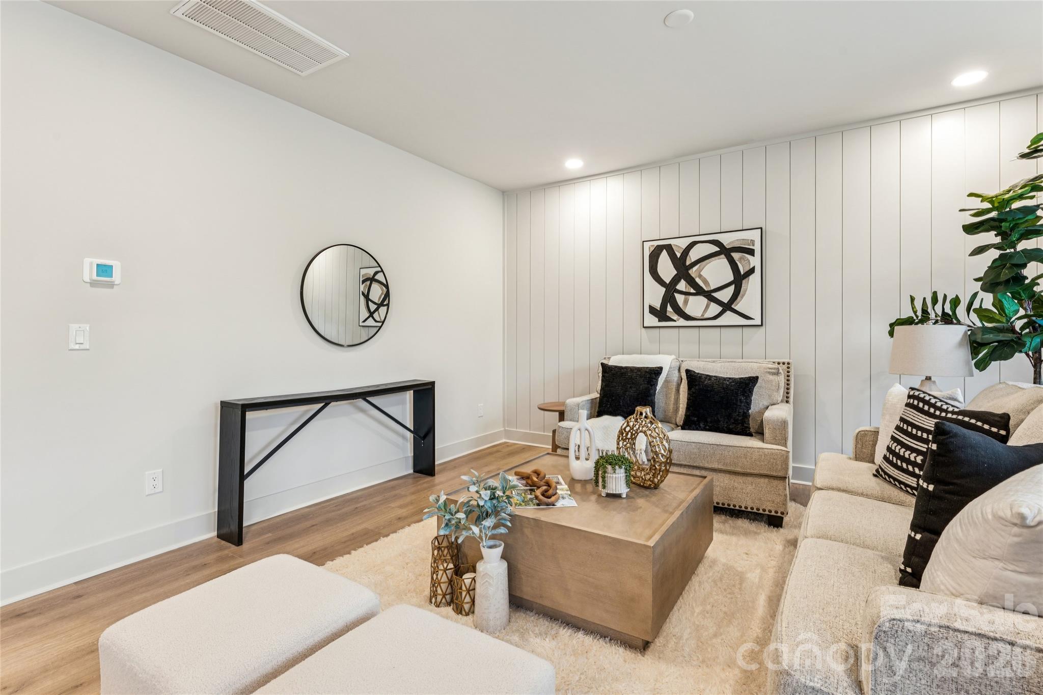 2412 Crestview Drive — Charlotte