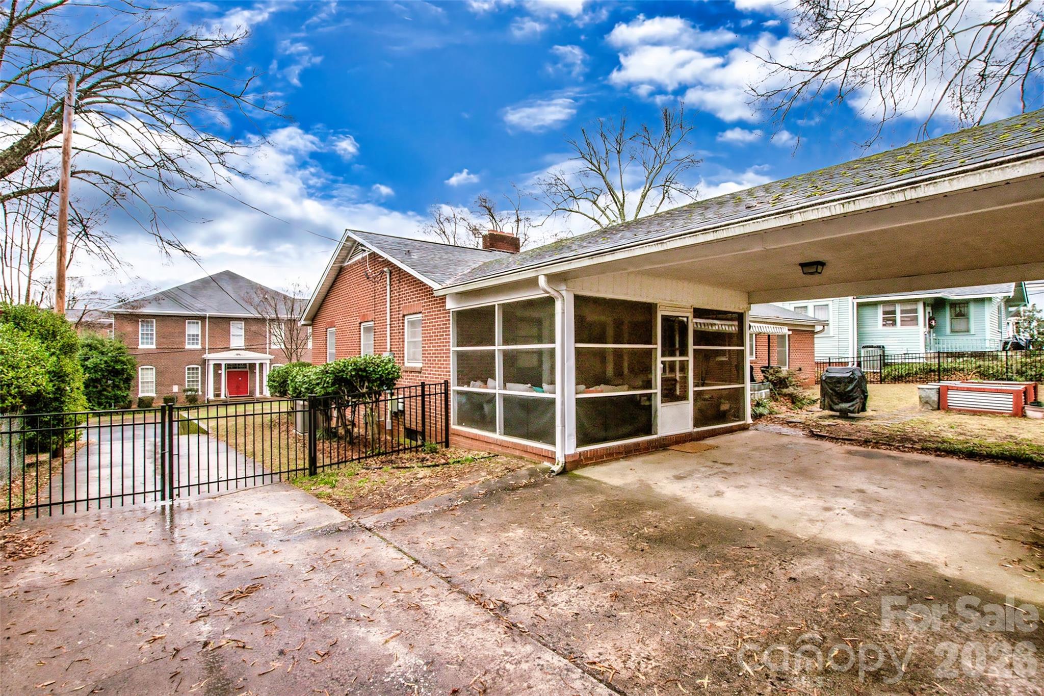 516 S Mulberry Street — Statesville