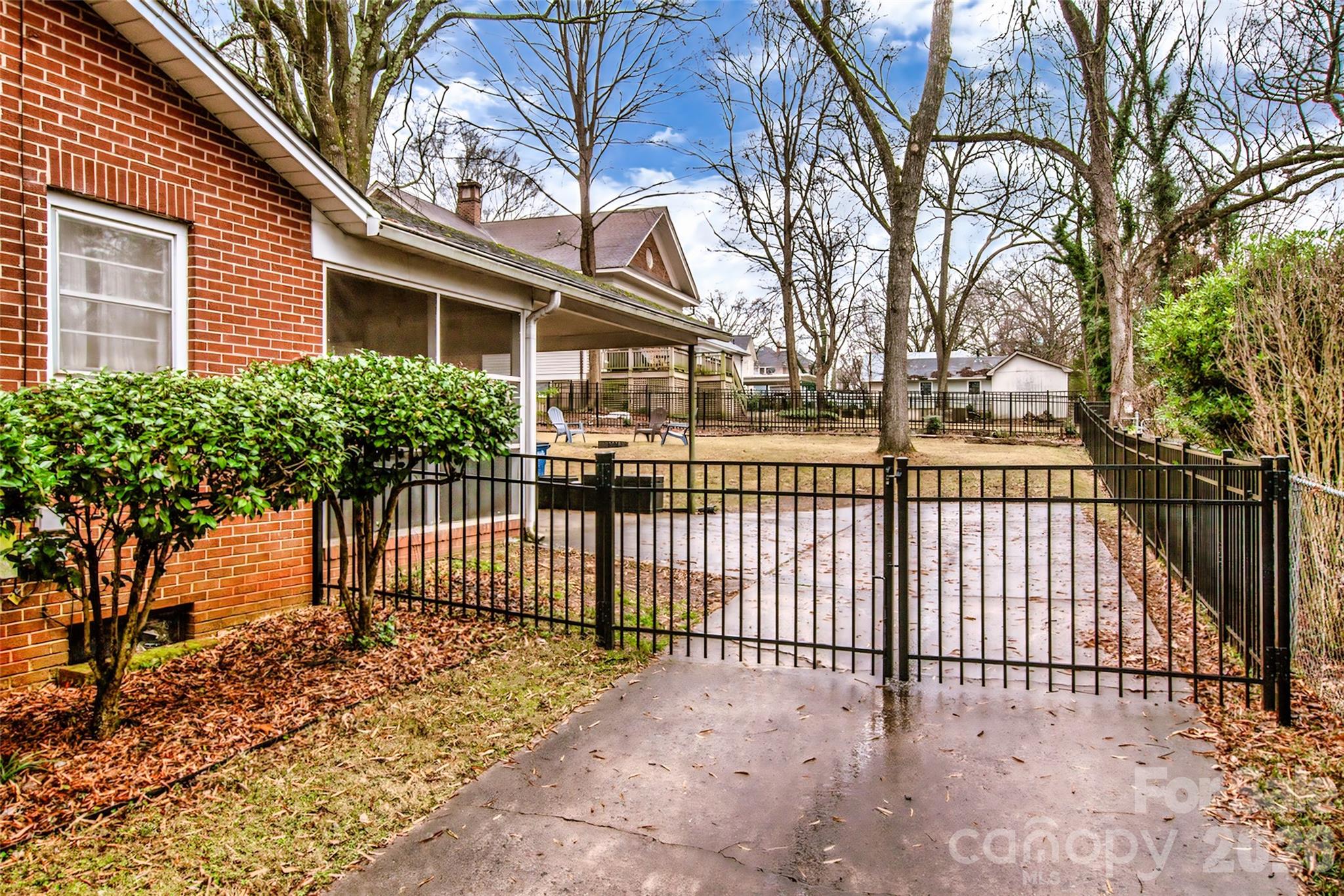 516 S Mulberry Street — Statesville