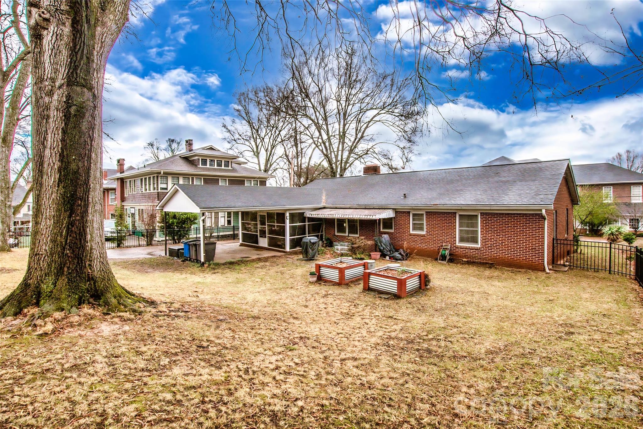 516 S Mulberry Street — Statesville