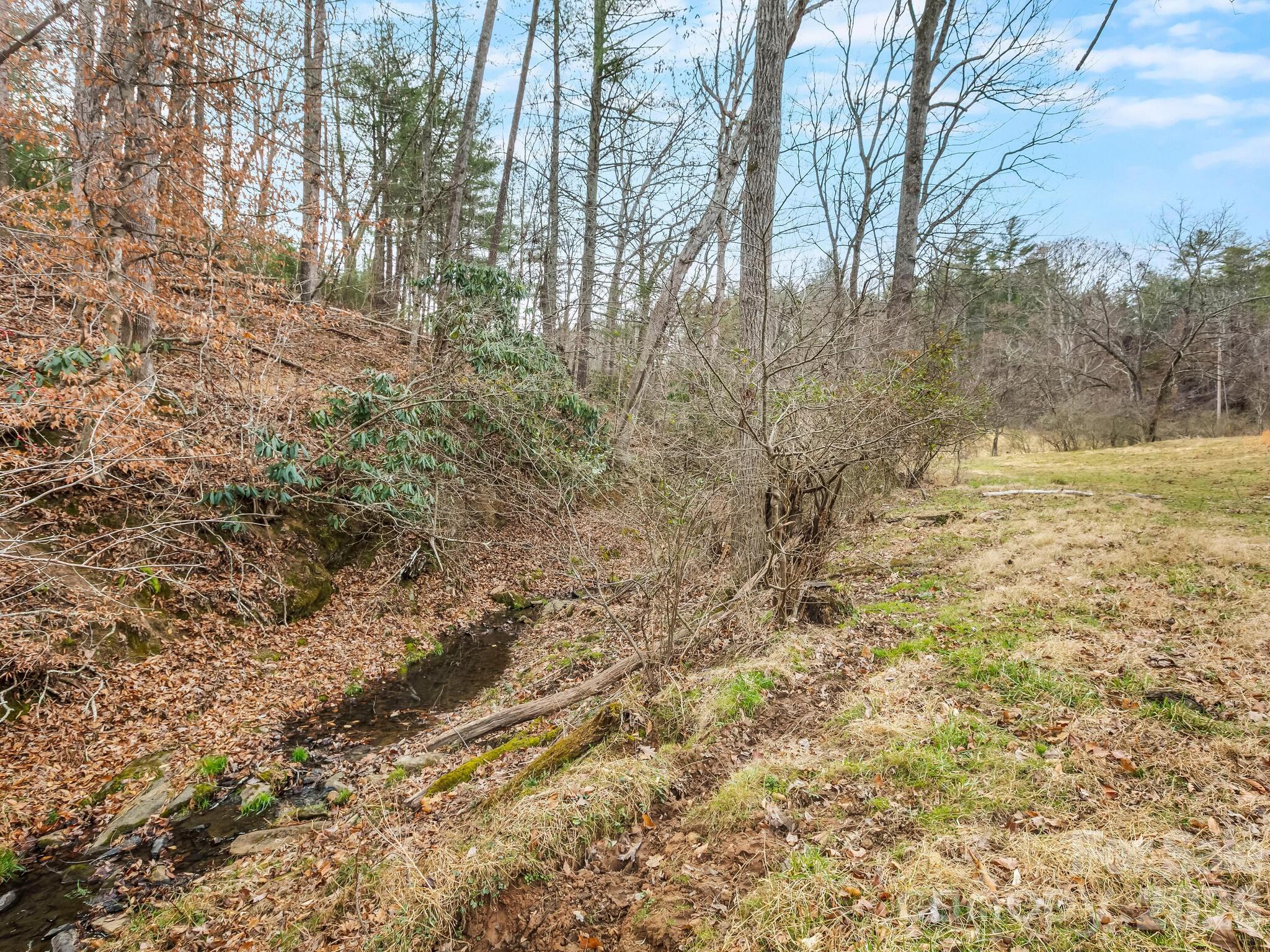132 Snelson Cemetary Road — Leicester