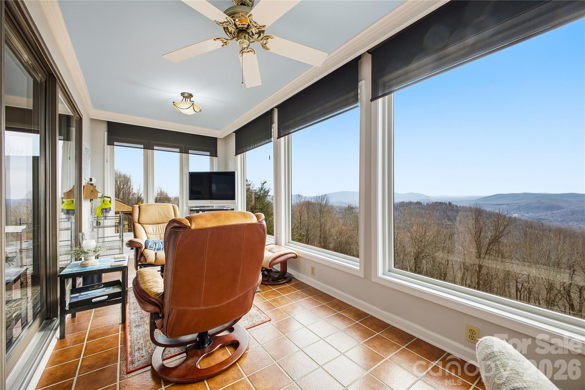 1403 Fleetwood Plaza — Hendersonville