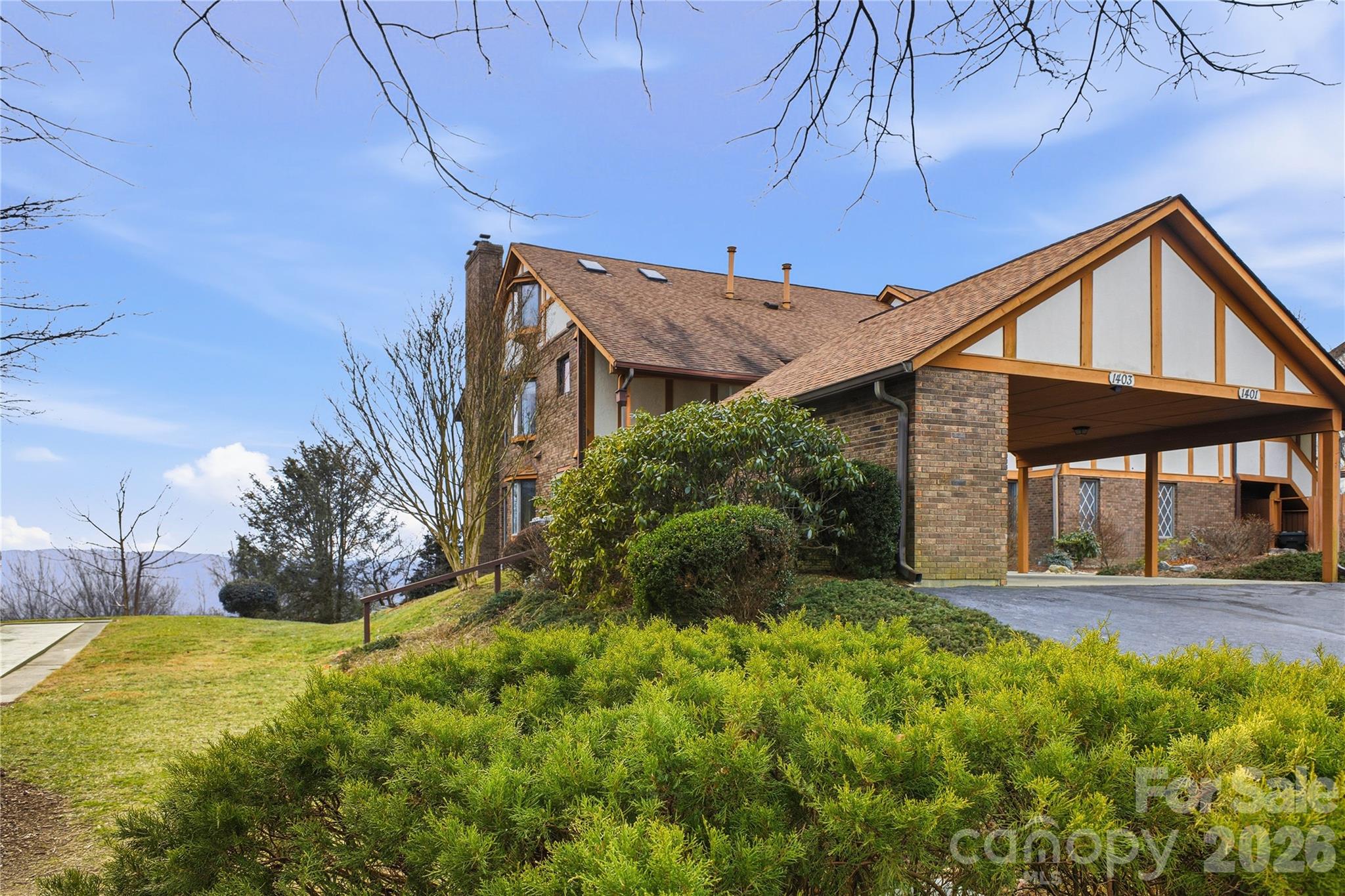 1403 Fleetwood Plaza — Hendersonville