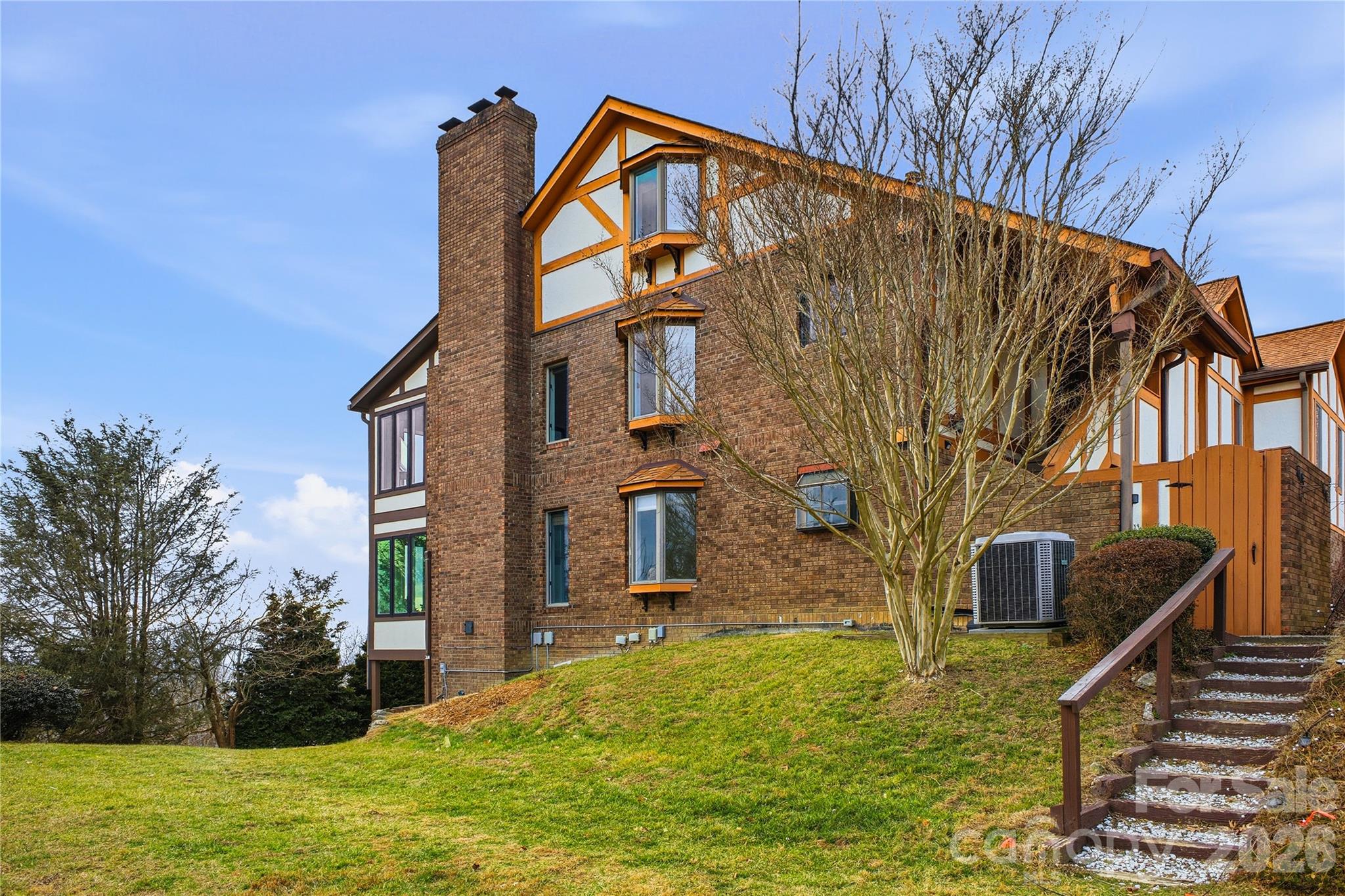 1403 Fleetwood Plaza — Hendersonville