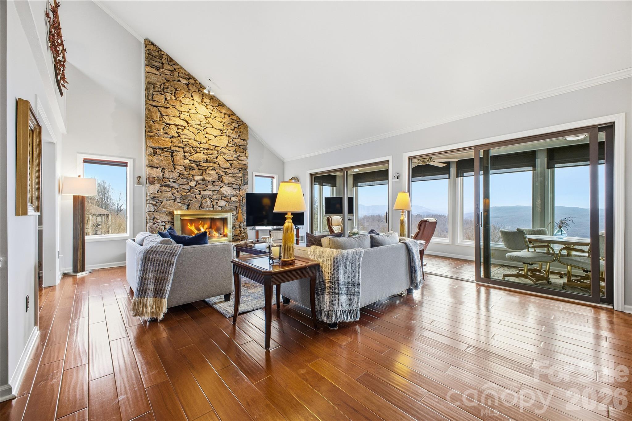 1403 Fleetwood Plaza — Hendersonville