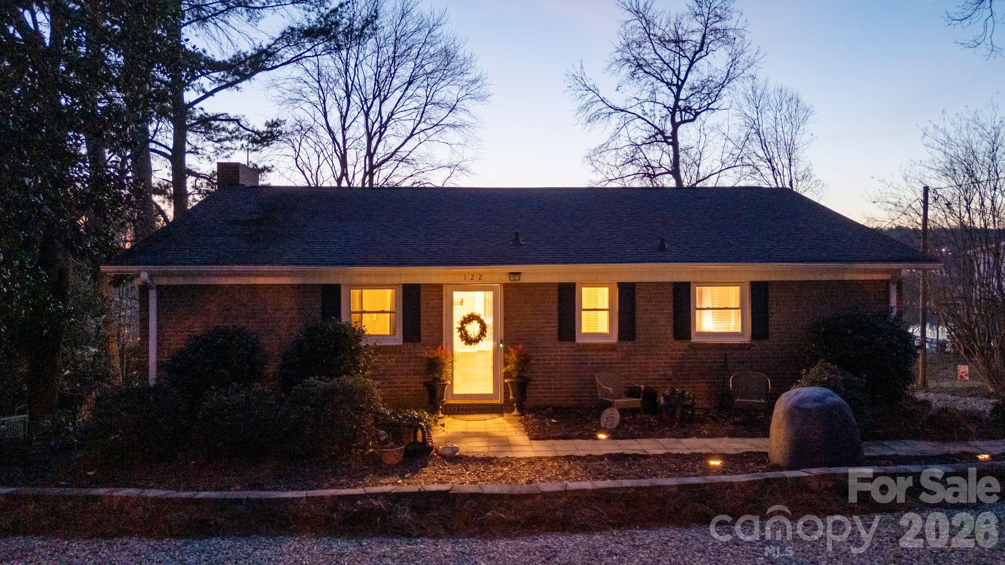 122 Lily Pad Loop — Troutman
