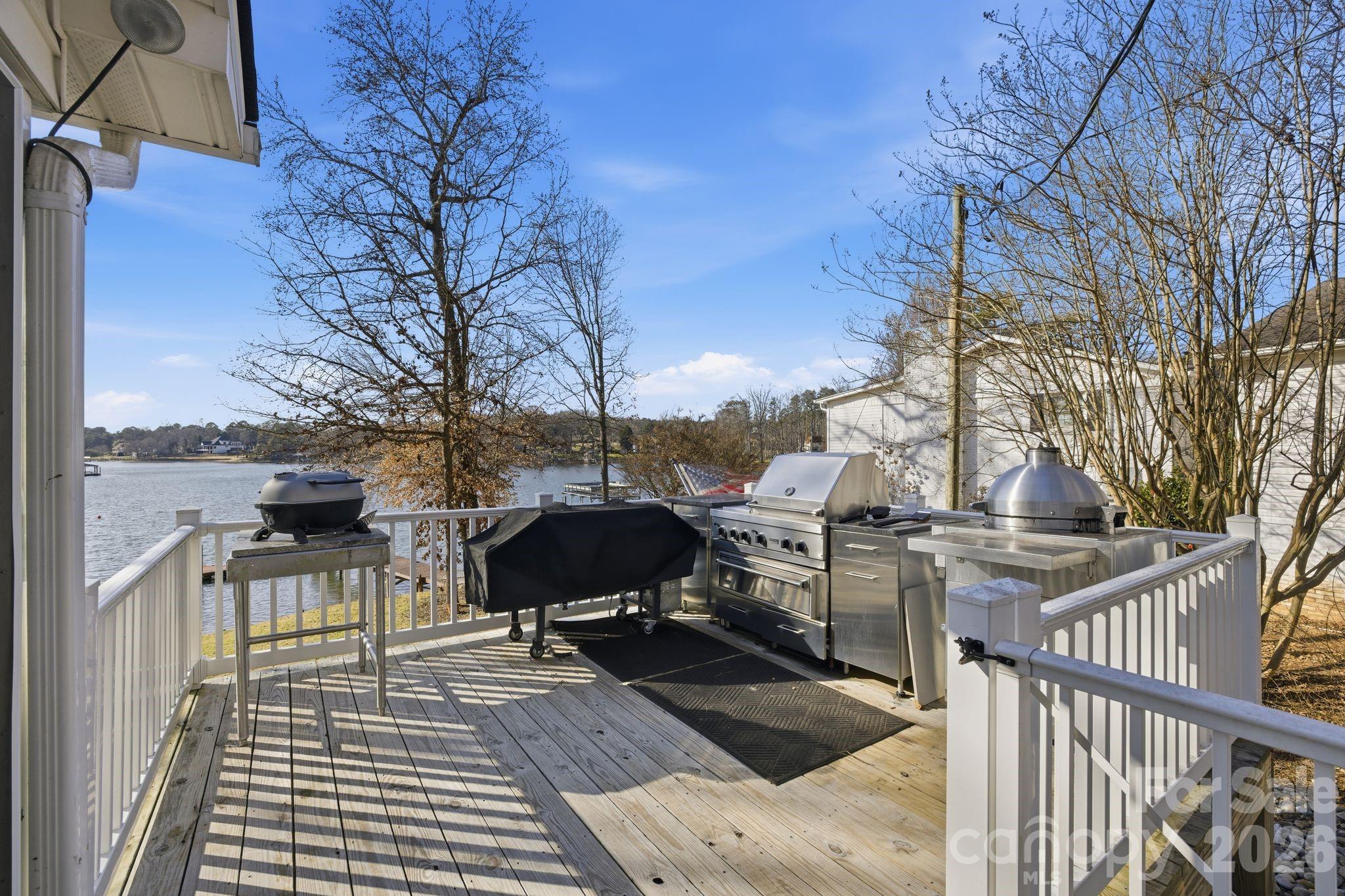 122 Lily Pad Loop — Troutman