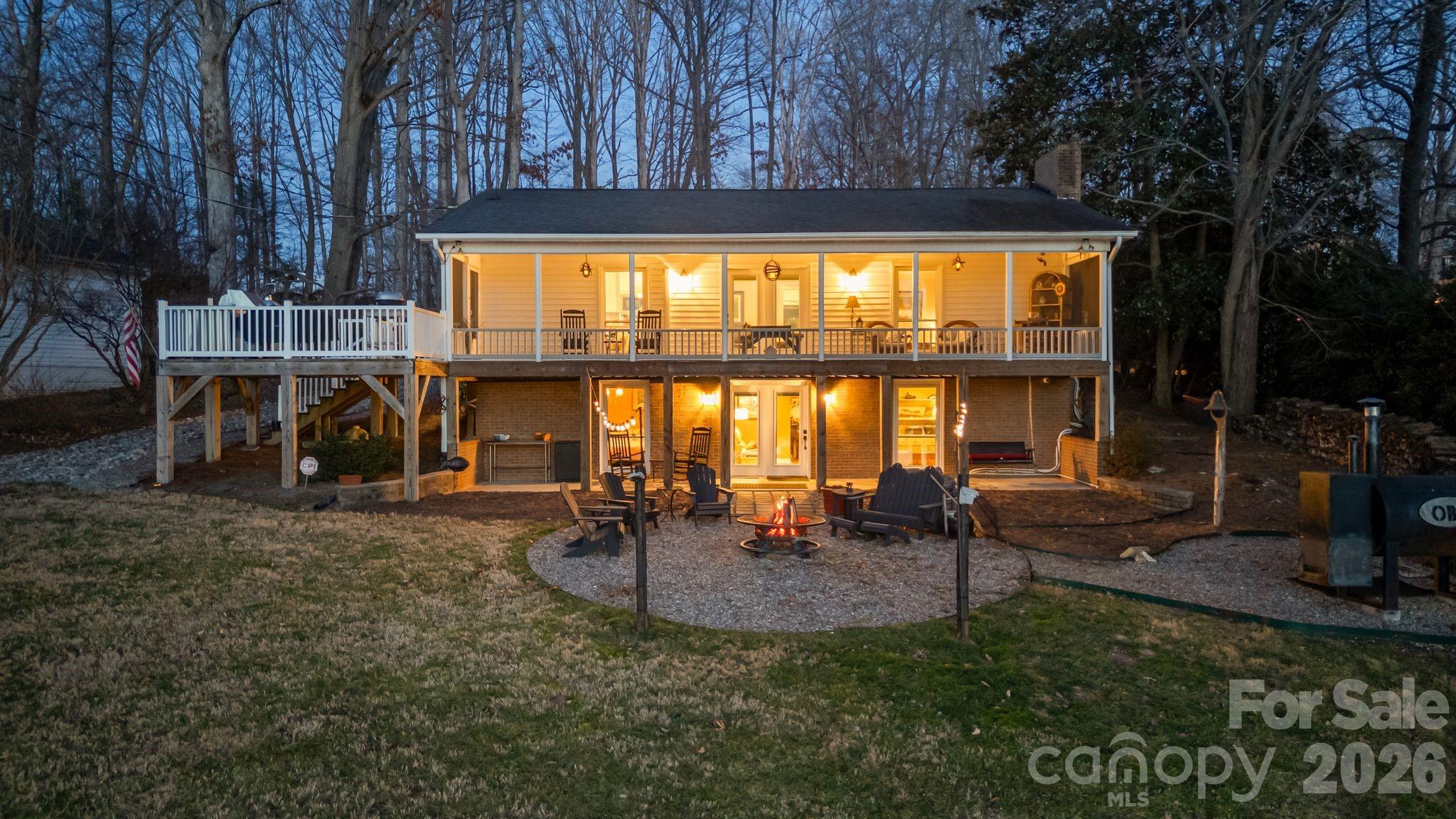 122 Lily Pad Loop — Troutman