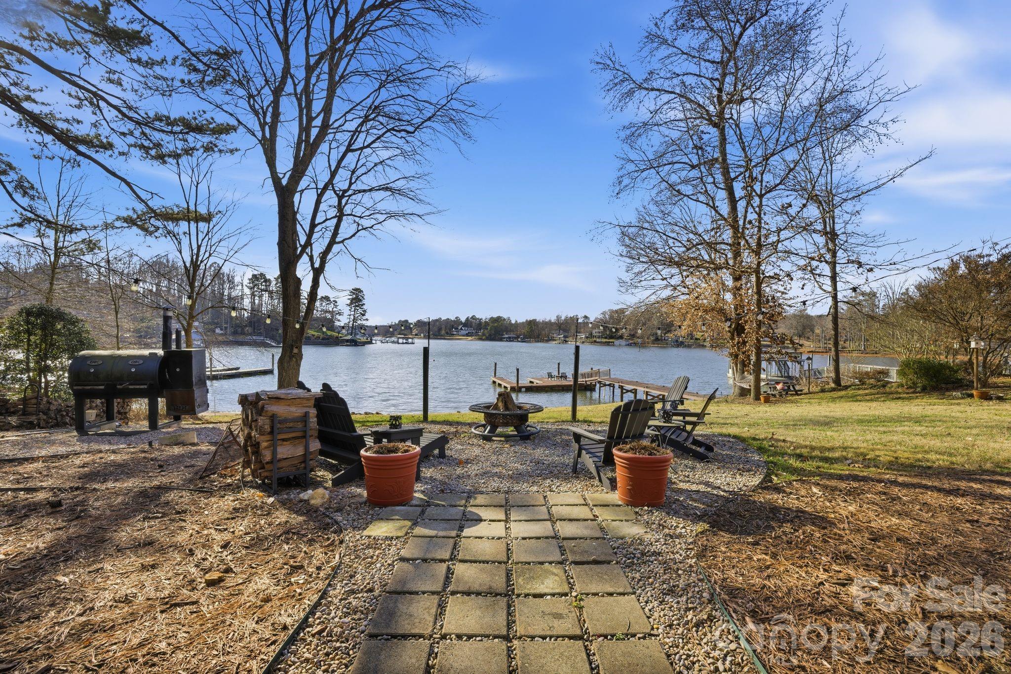 122 Lily Pad Loop — Troutman