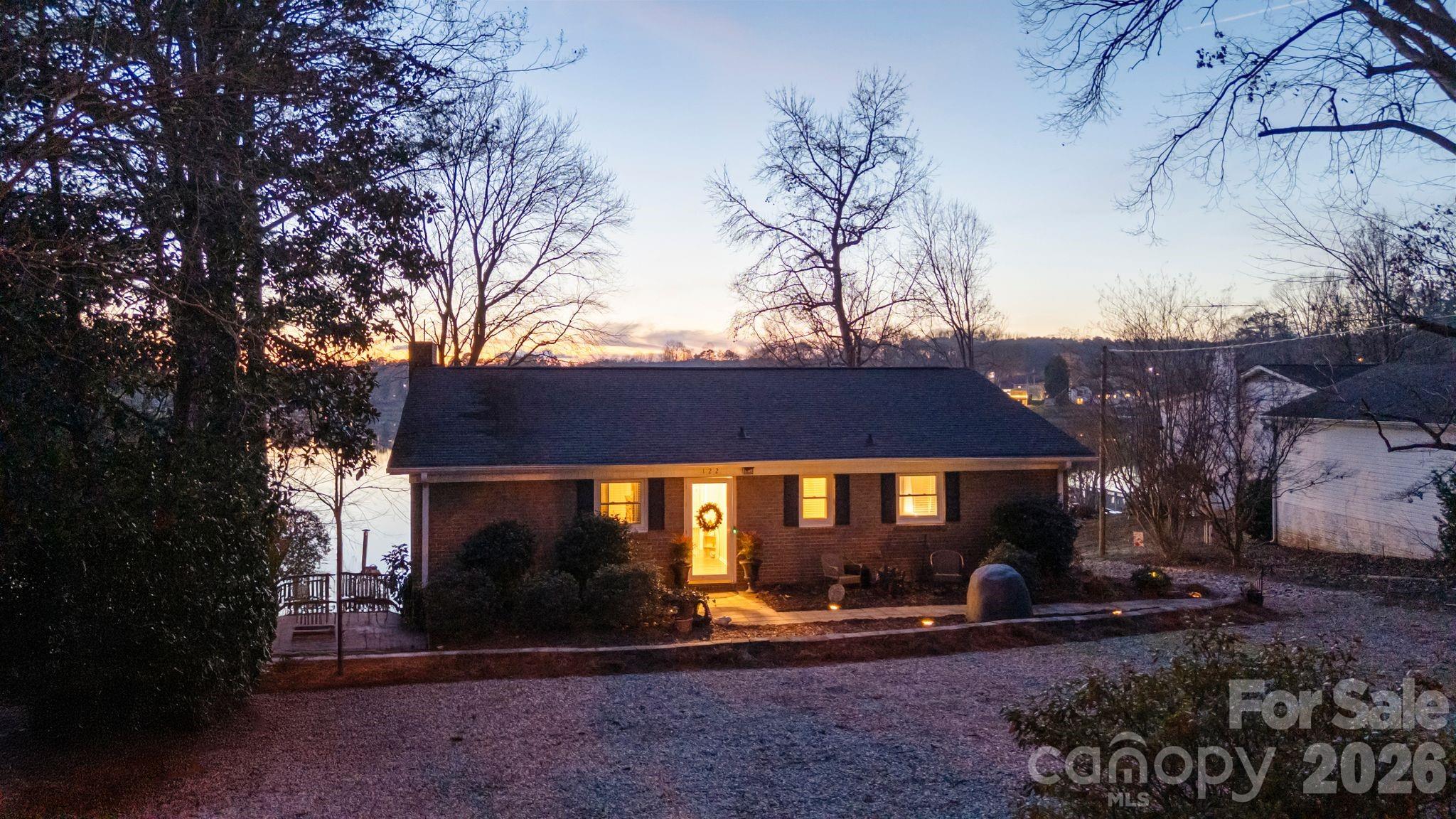 122 Lily Pad Loop — Troutman