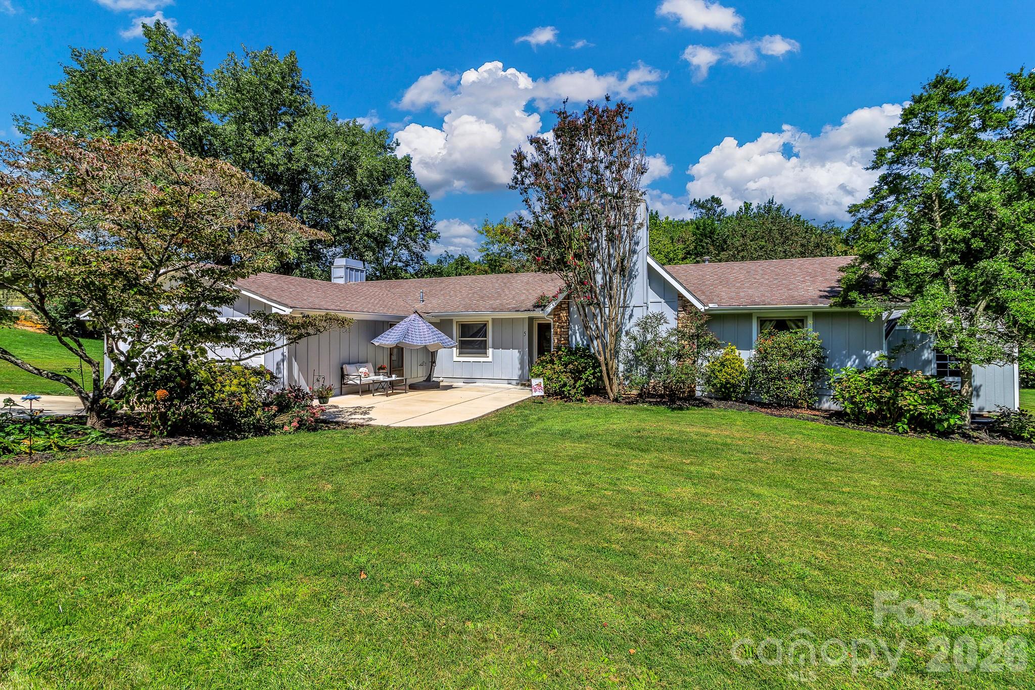 5 Fairway Drive — Arden