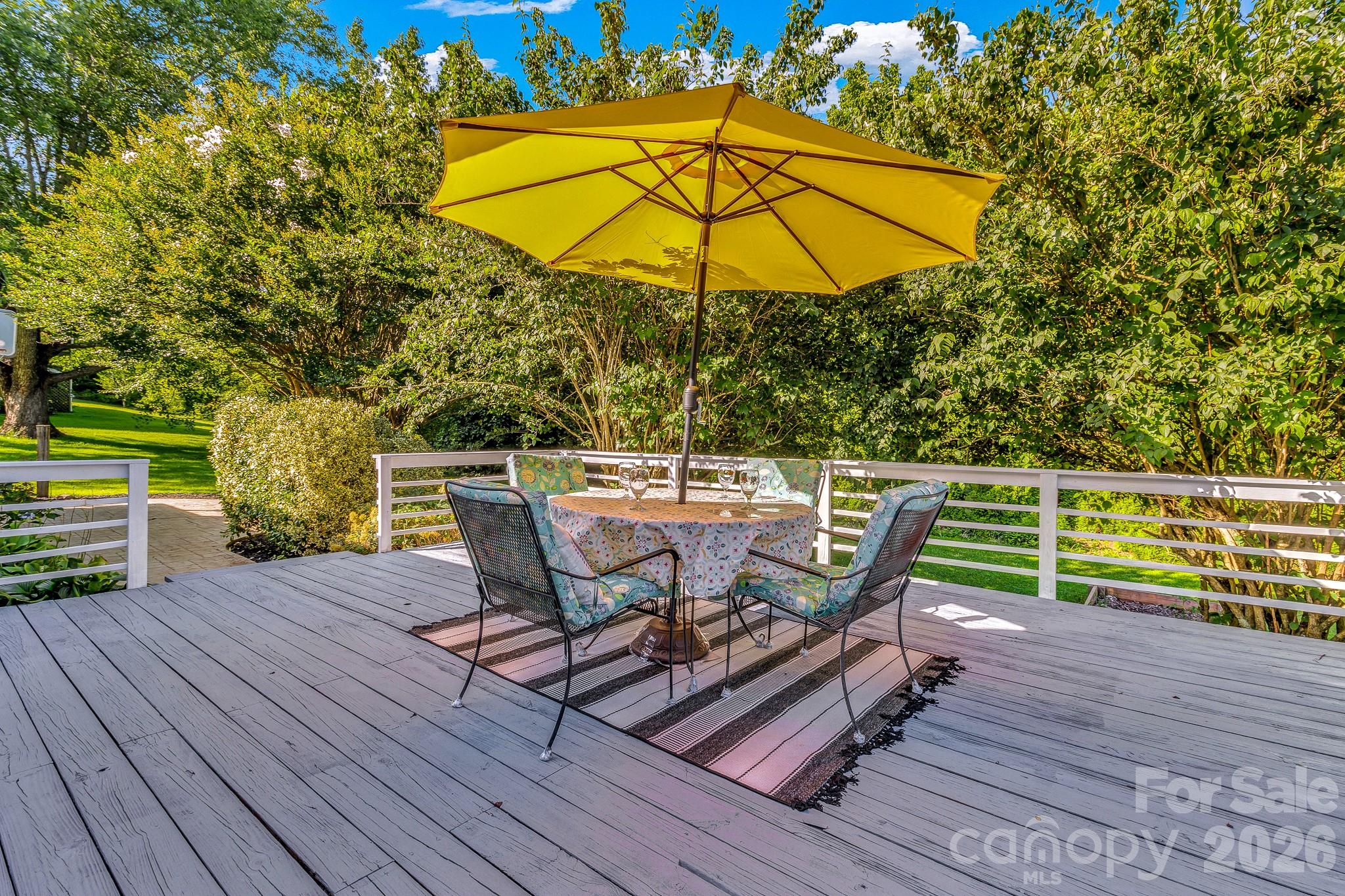 5 Fairway Drive — Arden