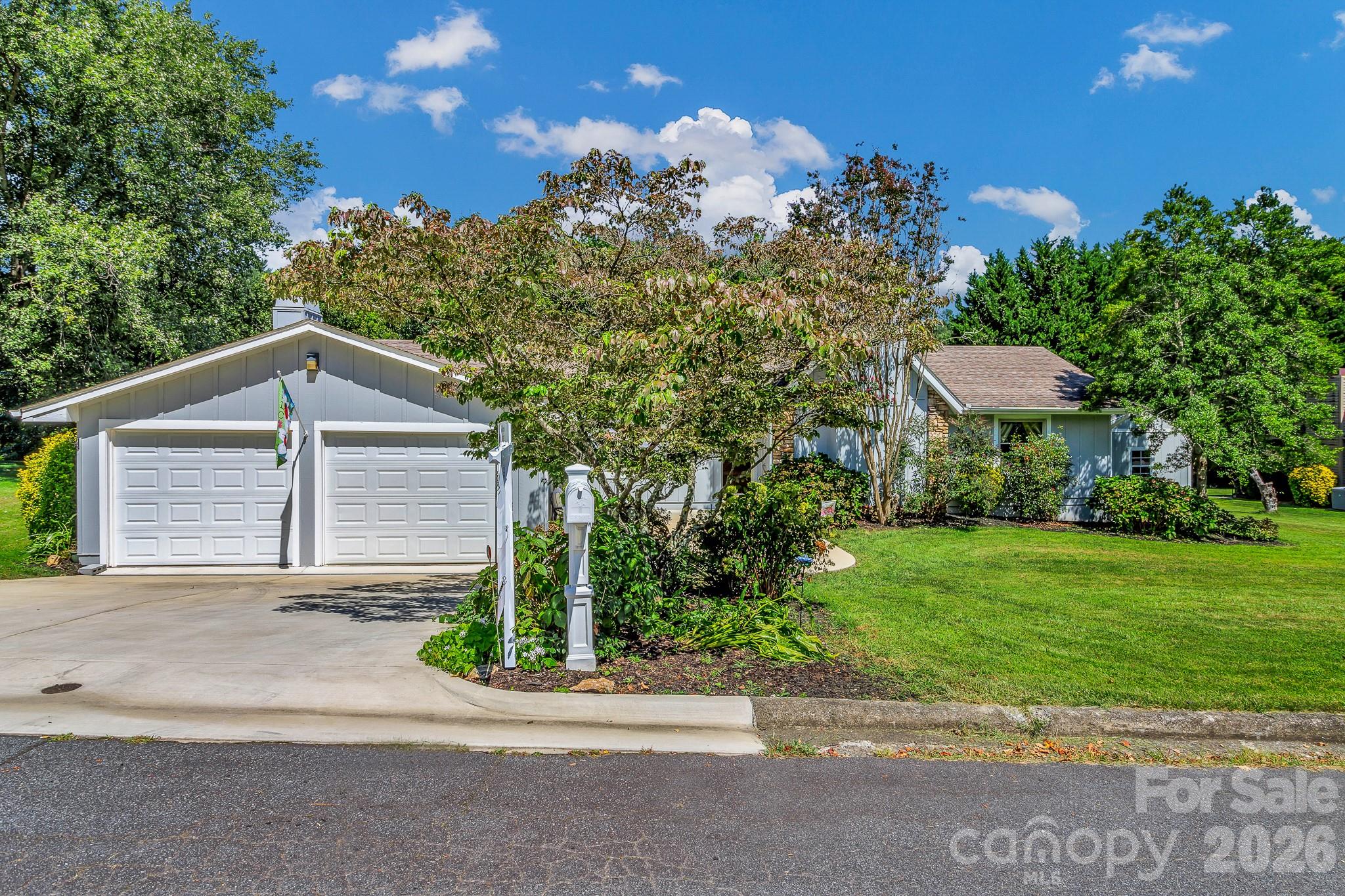 5 Fairway Drive — Arden