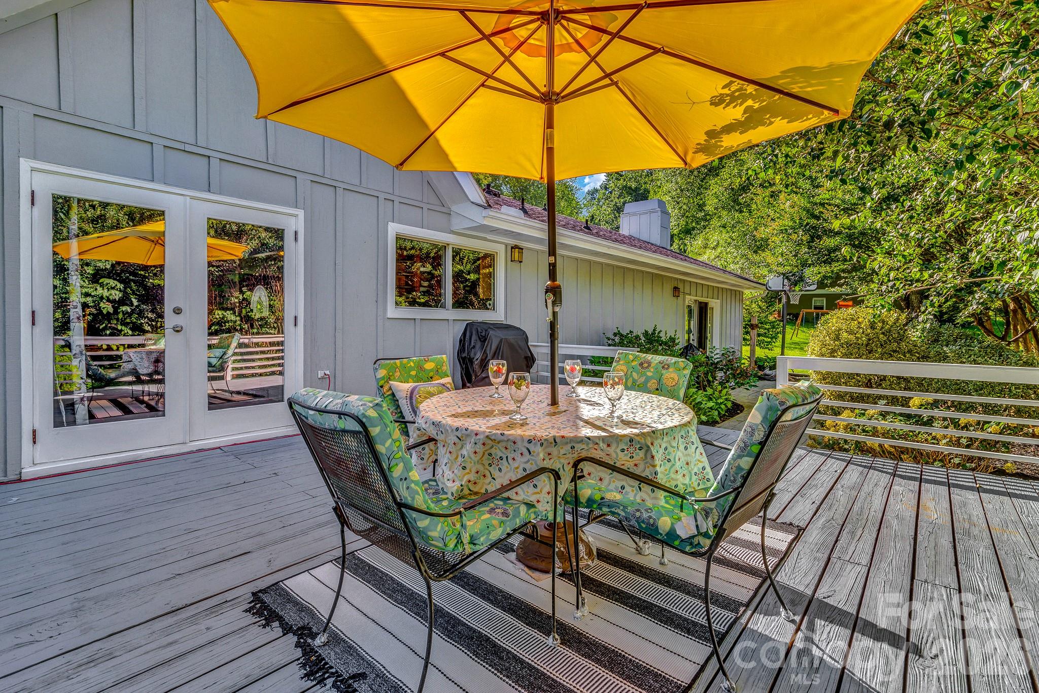 5 Fairway Drive — Arden