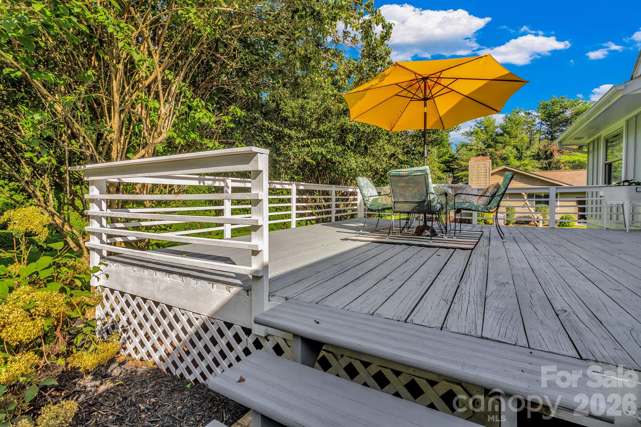 5 Fairway Drive — Arden