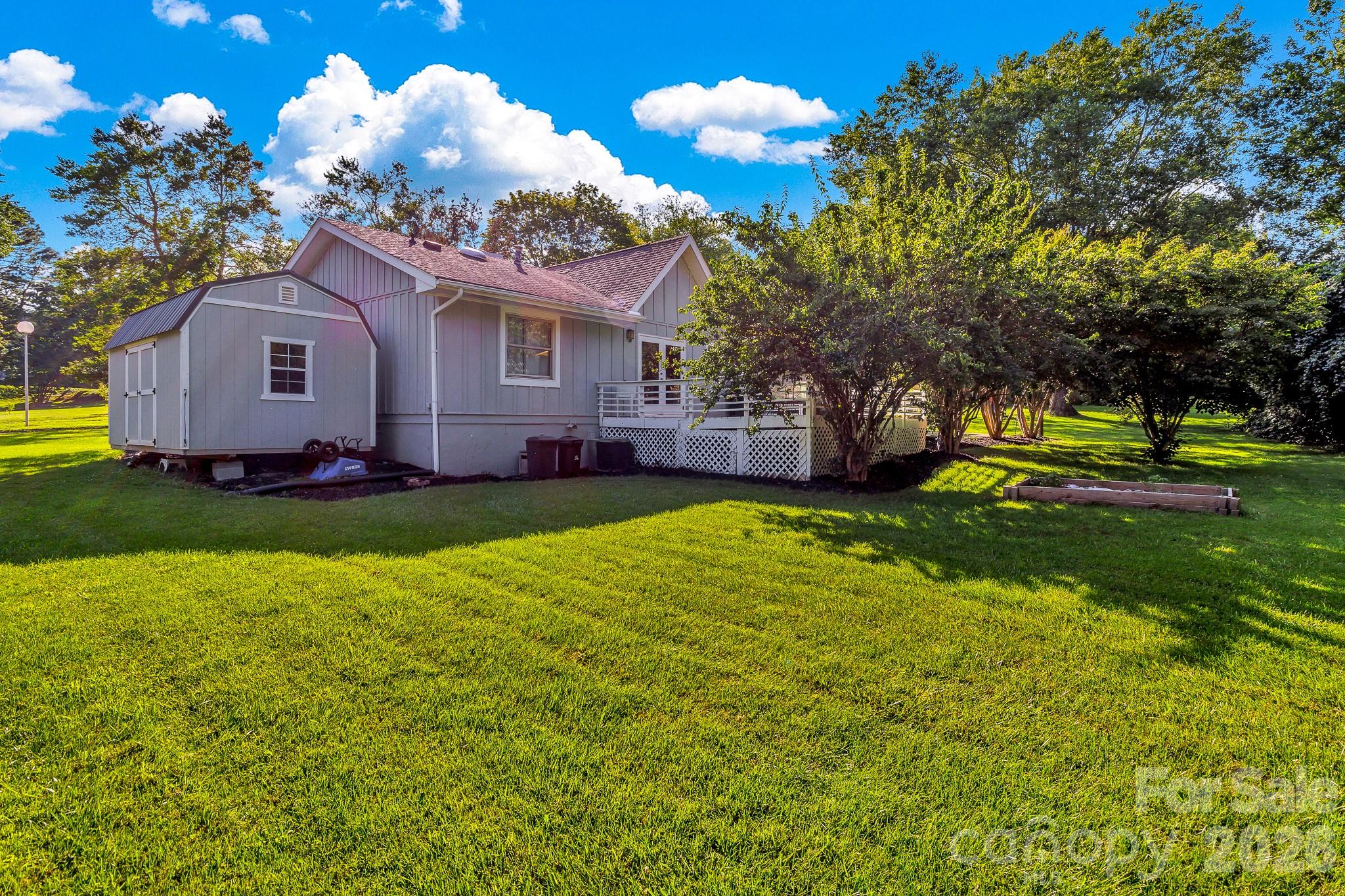 5 Fairway Drive — Arden
