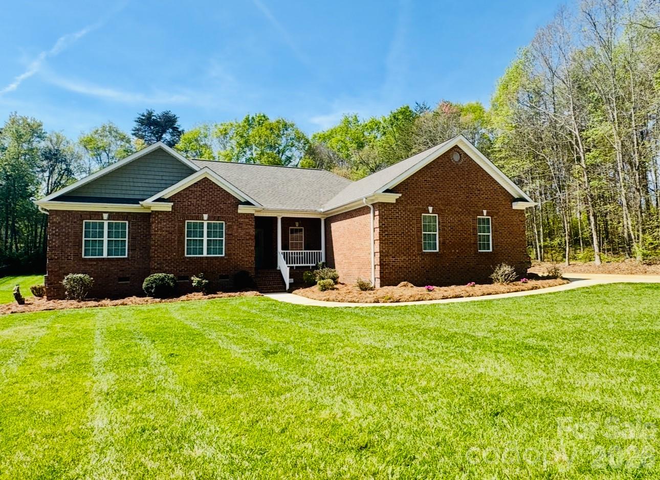 1266 Oak Grove Lane — Salisbury