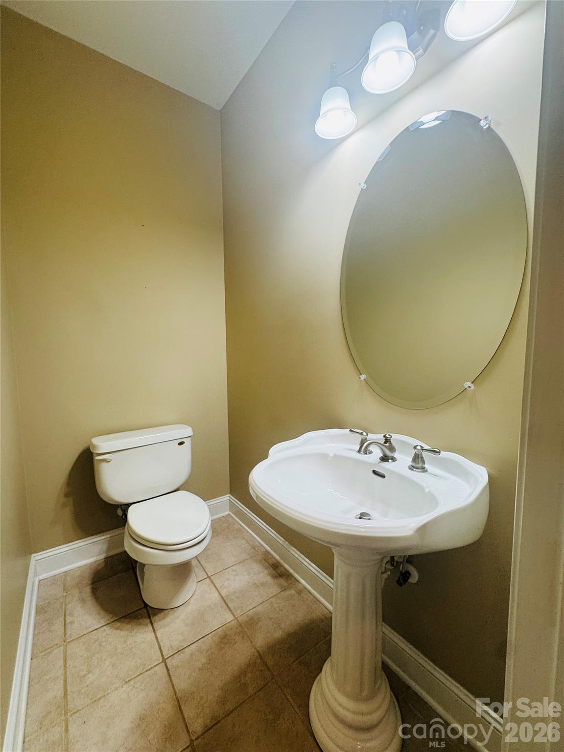 1266 Oak Grove Lane — Salisbury