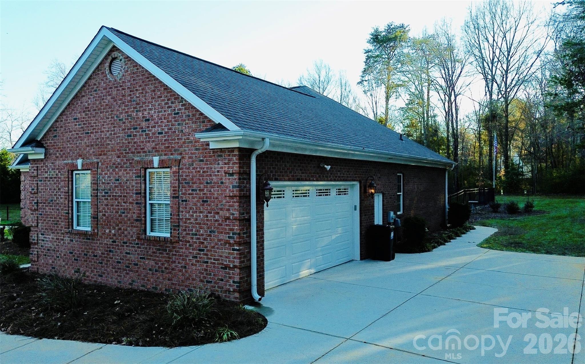 1266 Oak Grove Lane — Salisbury
