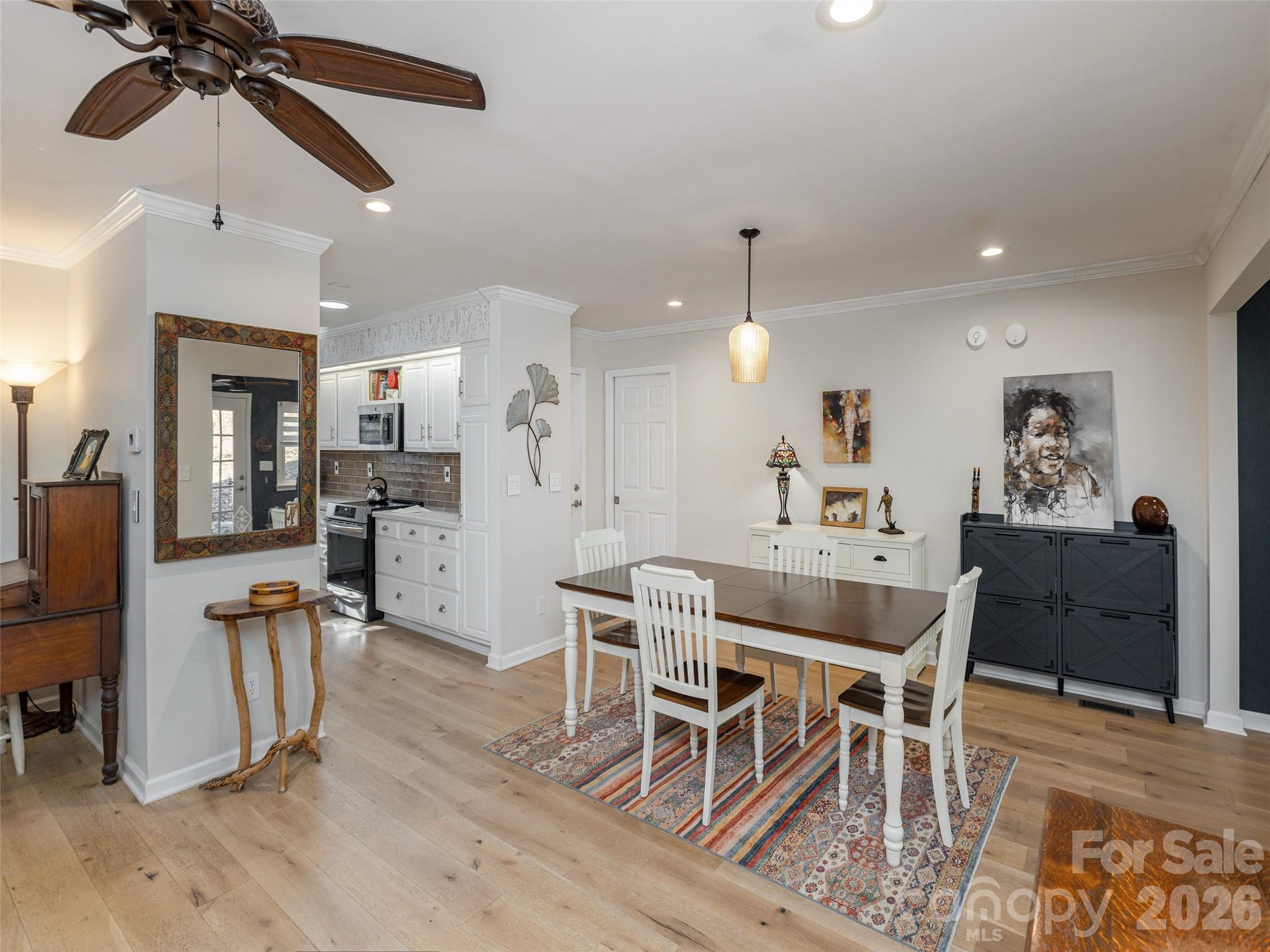128 Camellia Way — Hendersonville