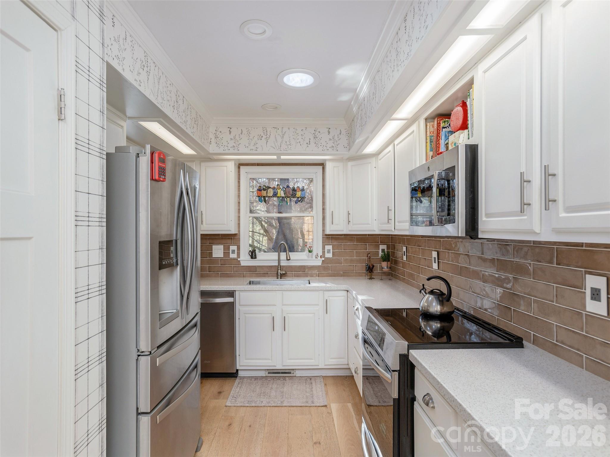 128 Camellia Way — Hendersonville