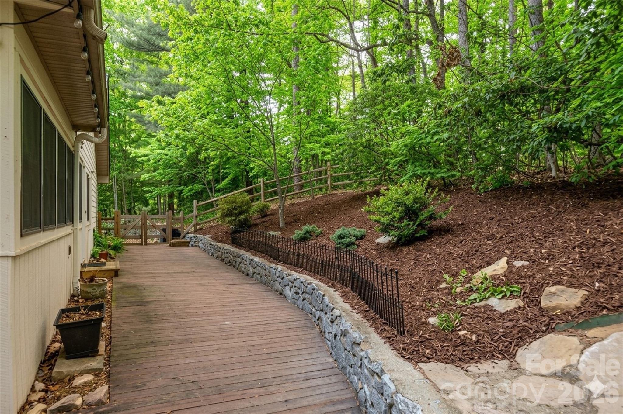 128 Camellia Way — Hendersonville