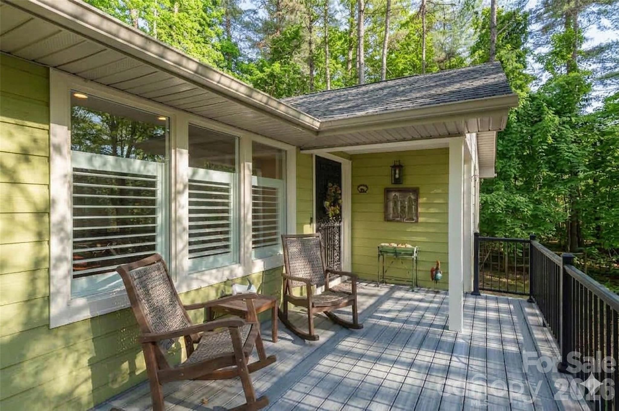128 Camellia Way — Hendersonville
