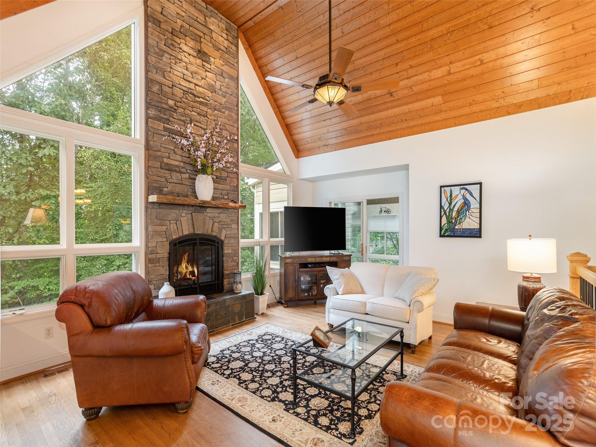 210 Black Oak Lane — Hendersonville