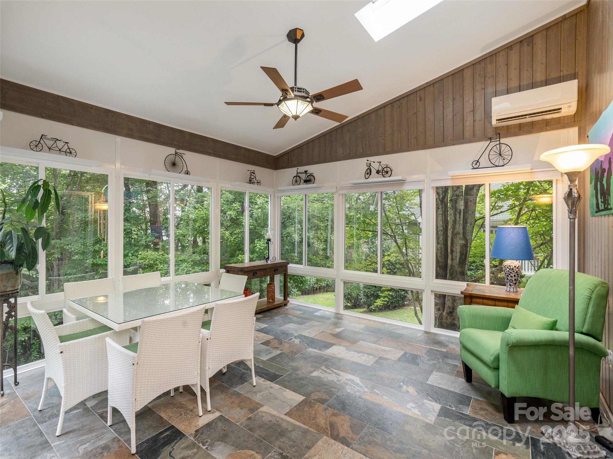 210 Black Oak Lane — Hendersonville