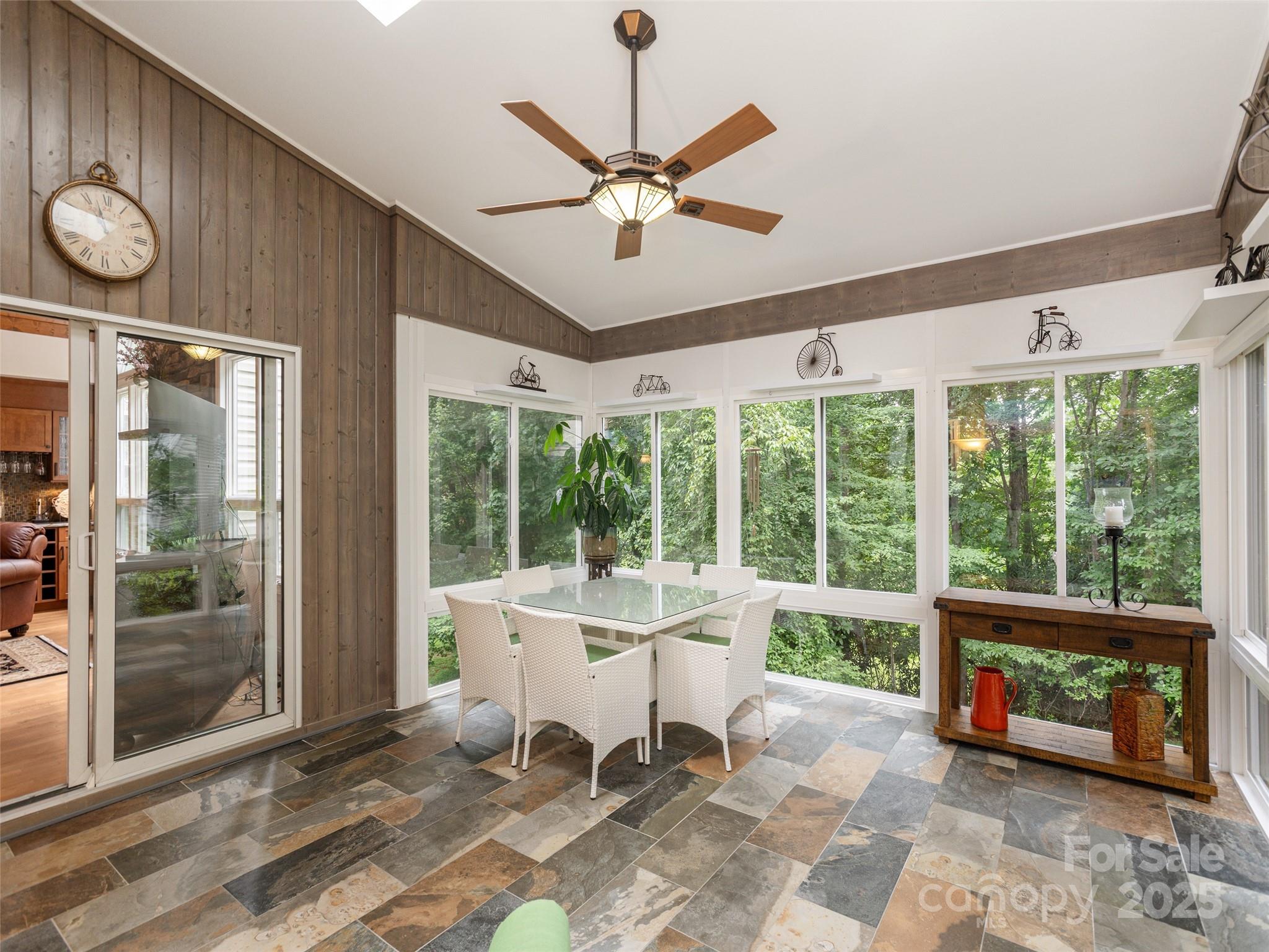 210 Black Oak Lane — Hendersonville